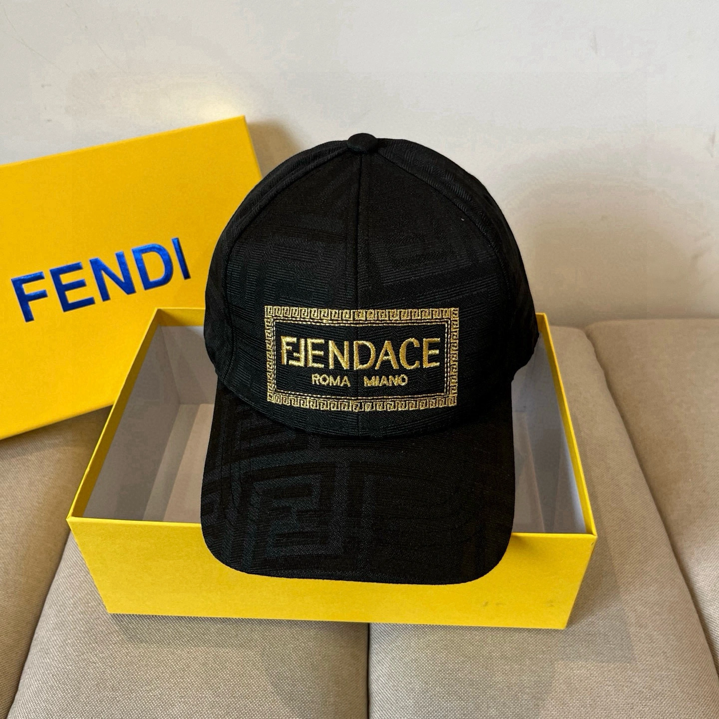Practical F*endi Hats Top XX250410- 17401