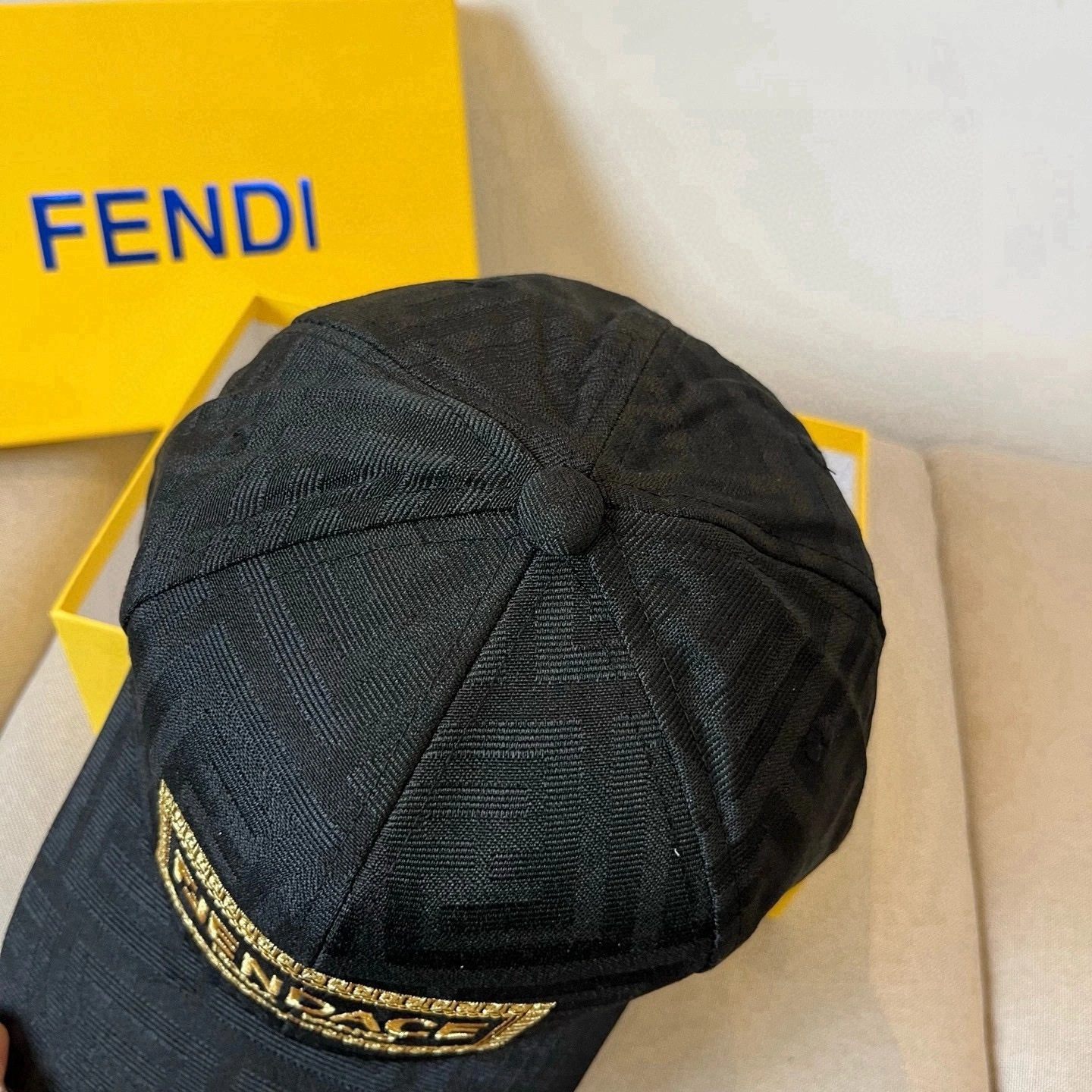 Practical F*endi Hats Top XX250410- 17401