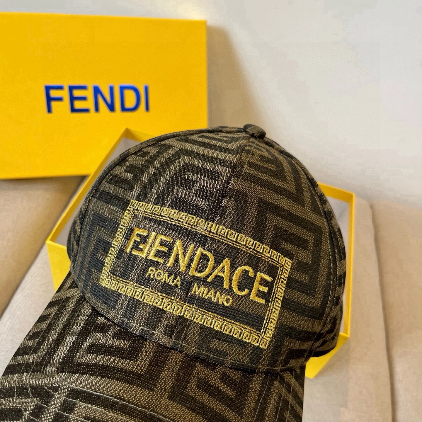 Practical F*endi Hats Top XX250410- 17401