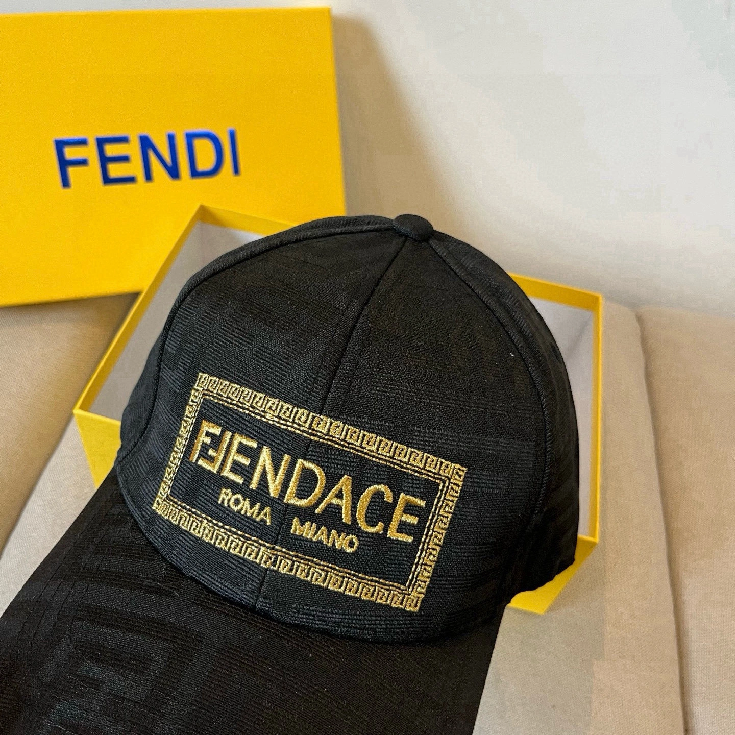 Practical F*endi Hats Top XX250410- 17401