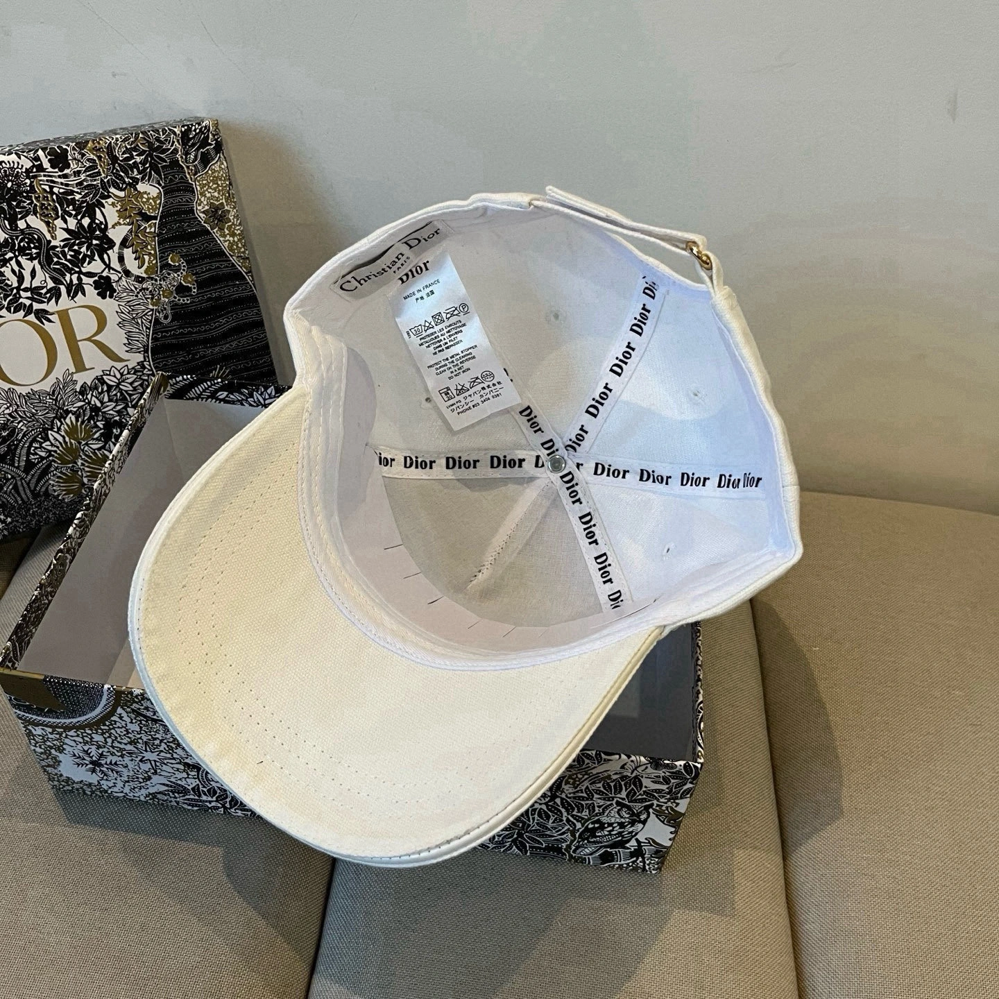 Cozy F*endi Hats Top XX250410- 17398