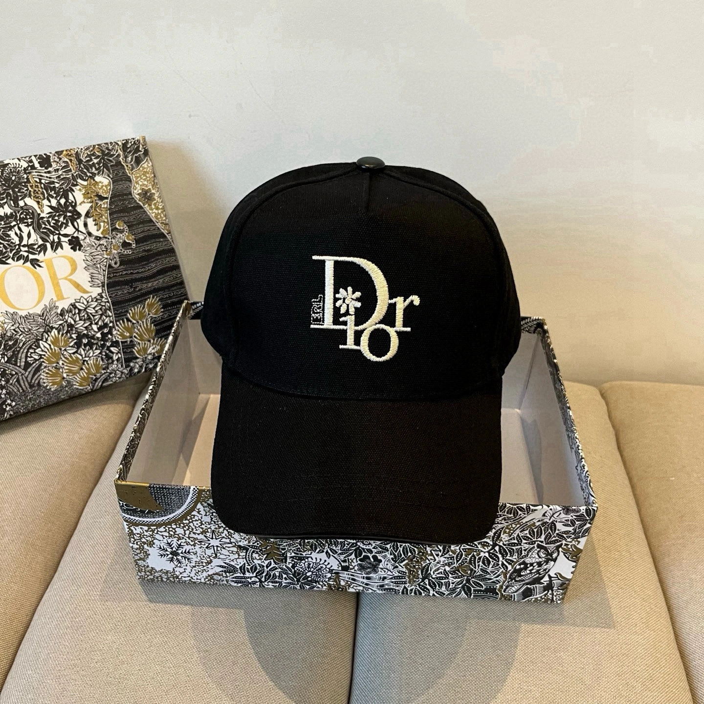 Cozy F*endi Hats Top XX250410- 17398
