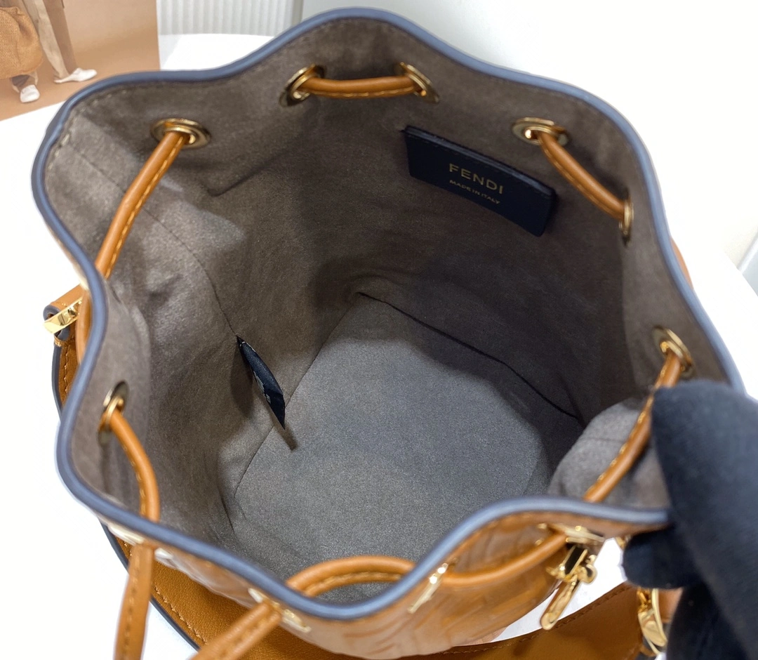 F*endi Top Bag 18*12*10cm HighQuality 9363