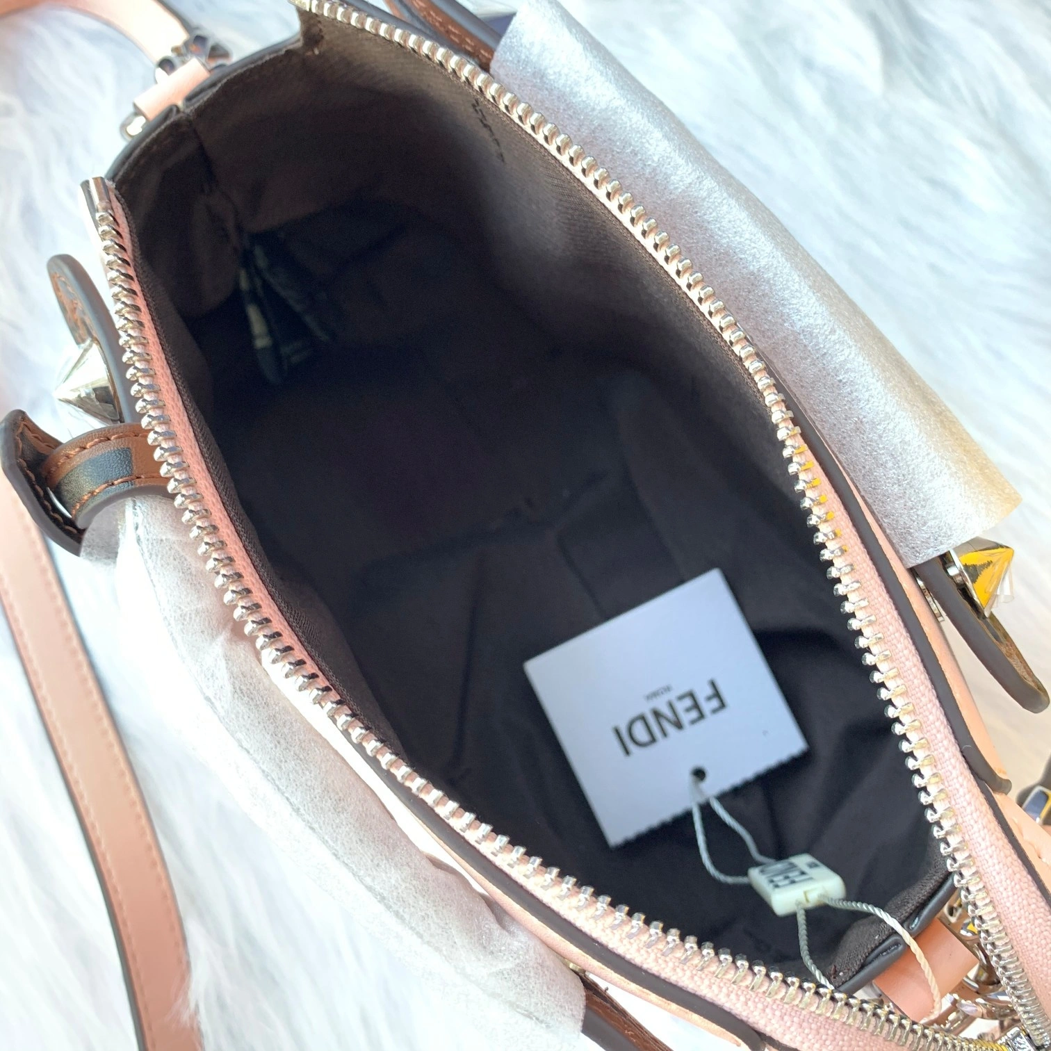 F*endi Top Bag 21*12.5*9.5cm EyeCatching 9346