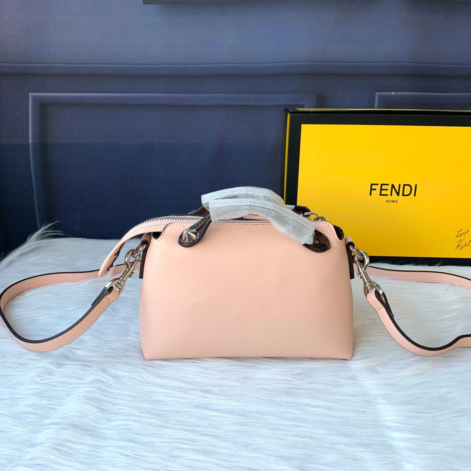 F*endi Top Bag 21*12.5*9.5cm EyeCatching 9346