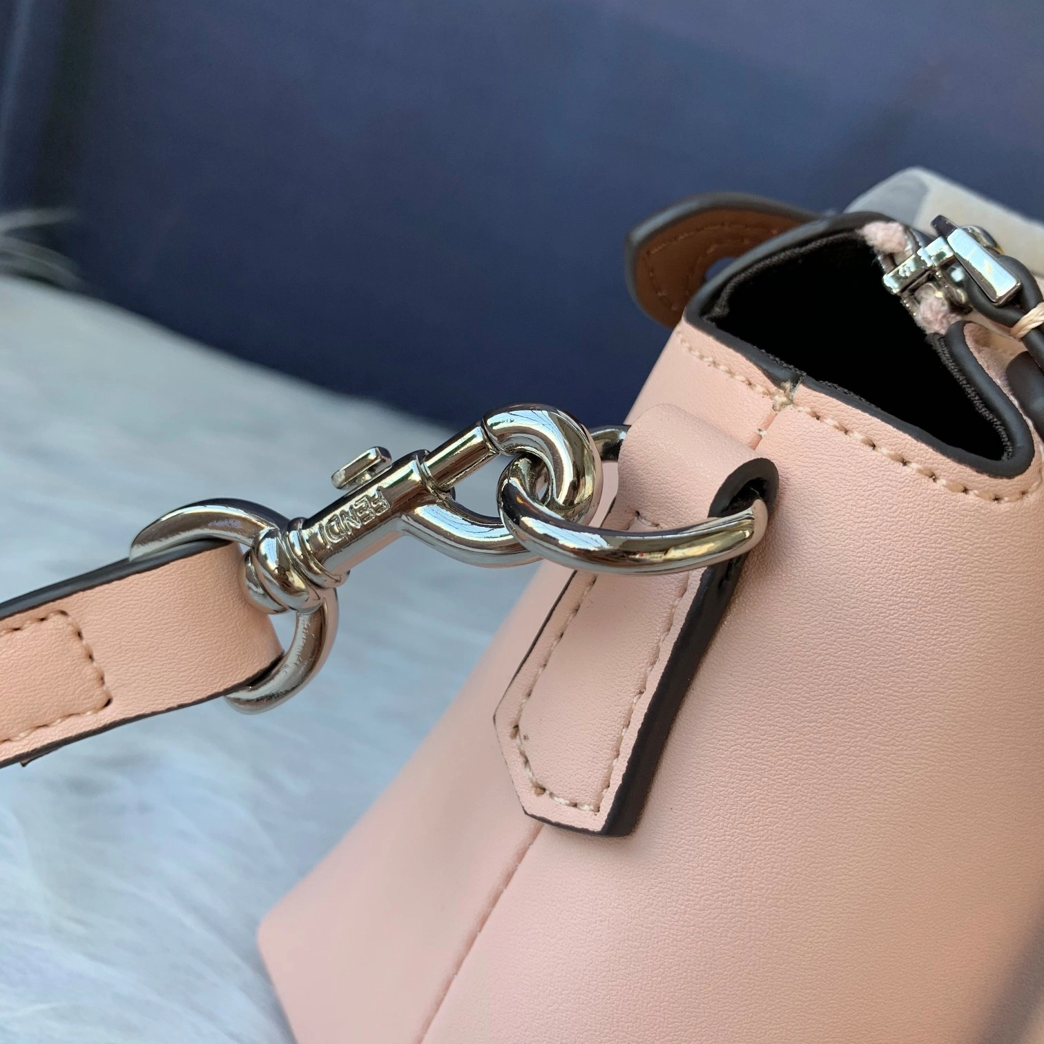 F*endi Top Bag 21*12.5*9.5cm EyeCatching 9346