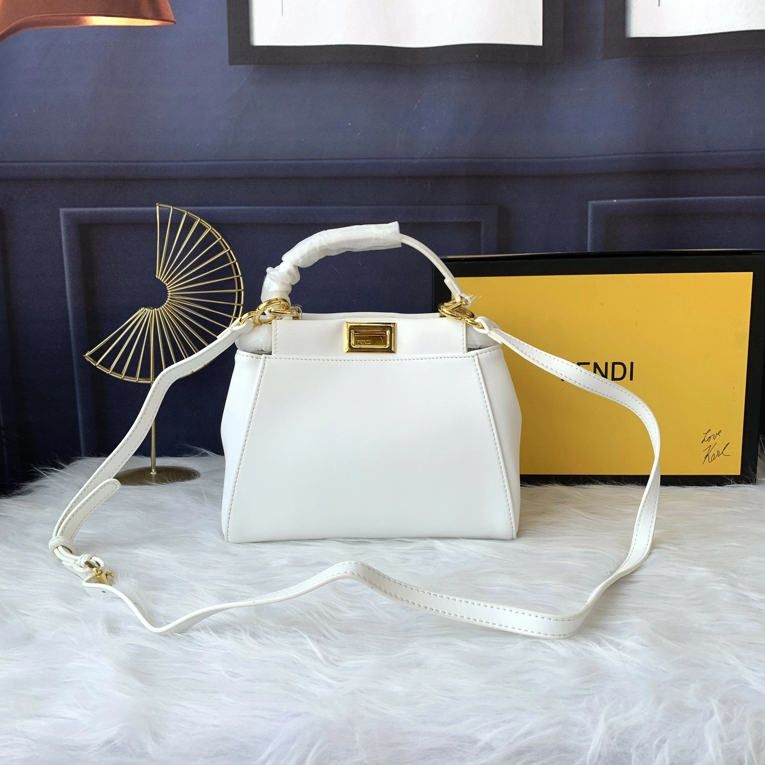 F*endi Top Bag 23*18*11cm Trendsetting 9356