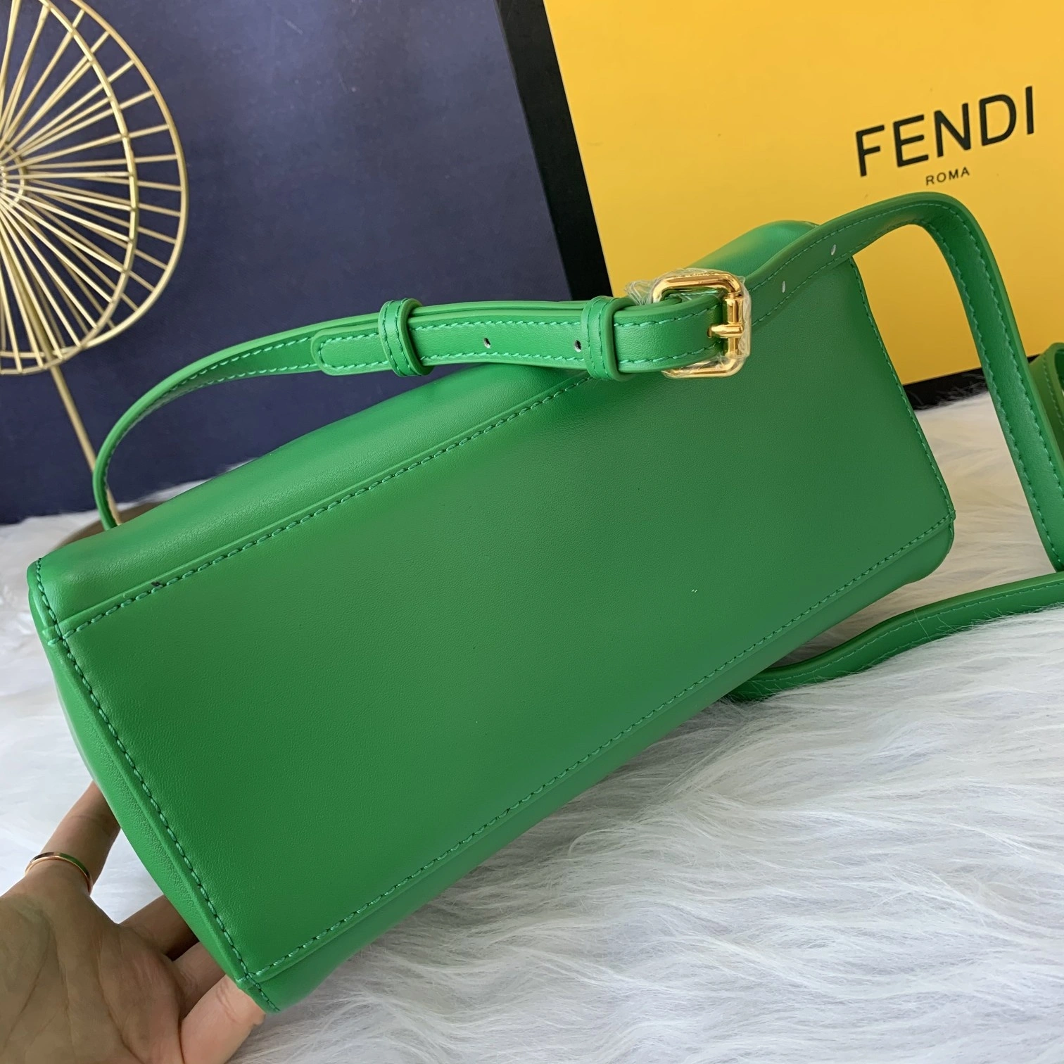Efficient F*endi Top Bag 23*18*11cm 9355