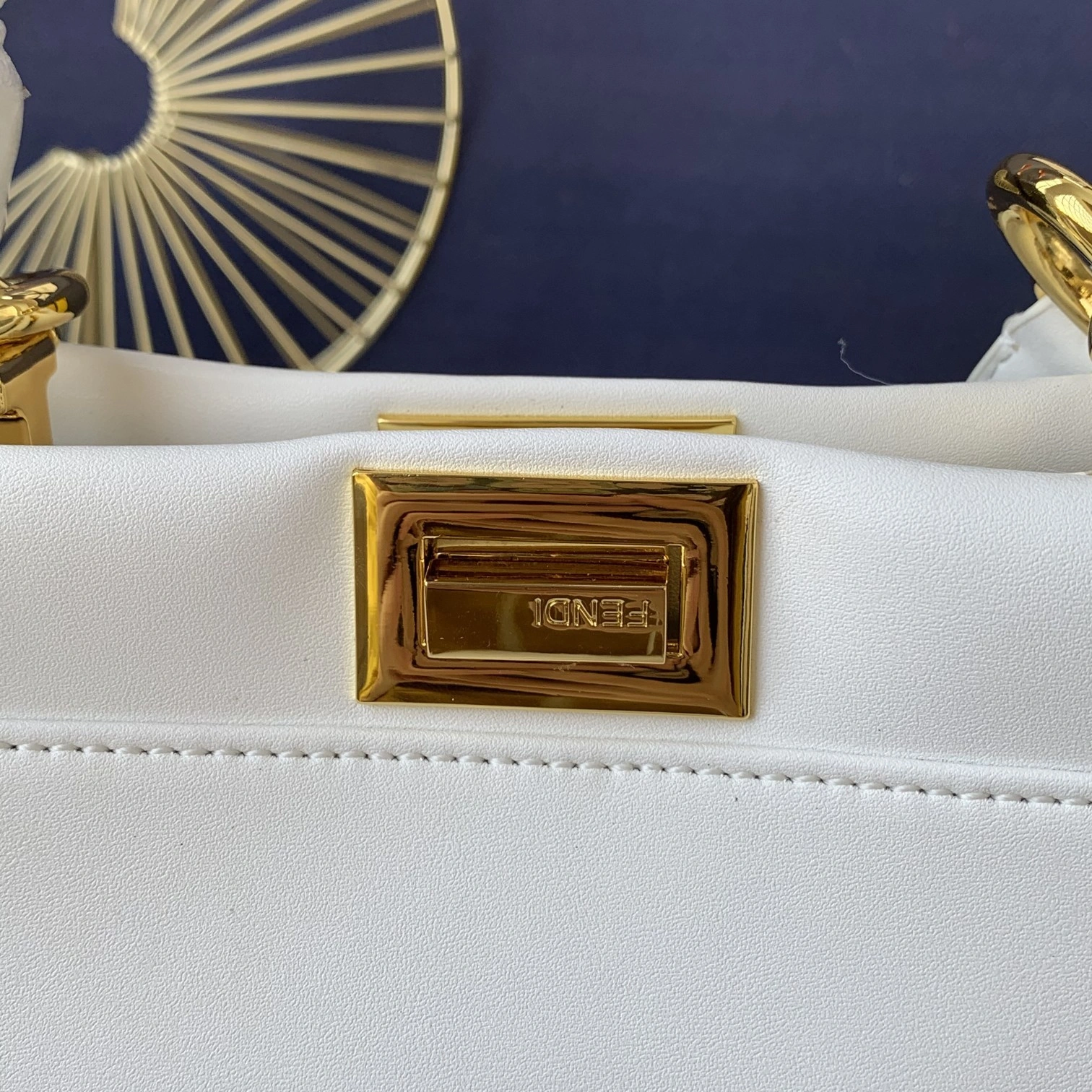 F*endi Top Bag 23*18*11cm Trendsetting 9356