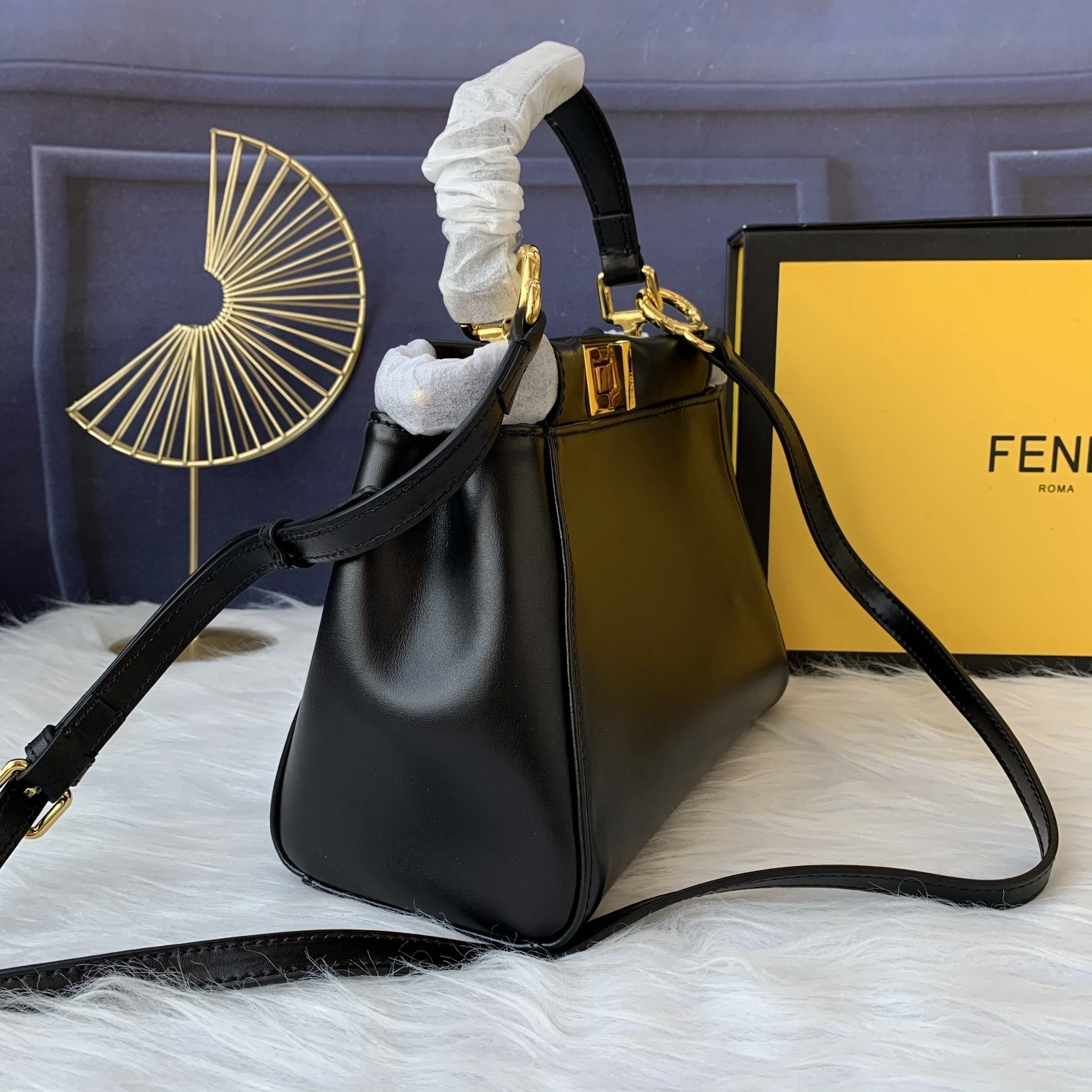 Sophisticated F*endi Top Bag 23*18*11cm 9357