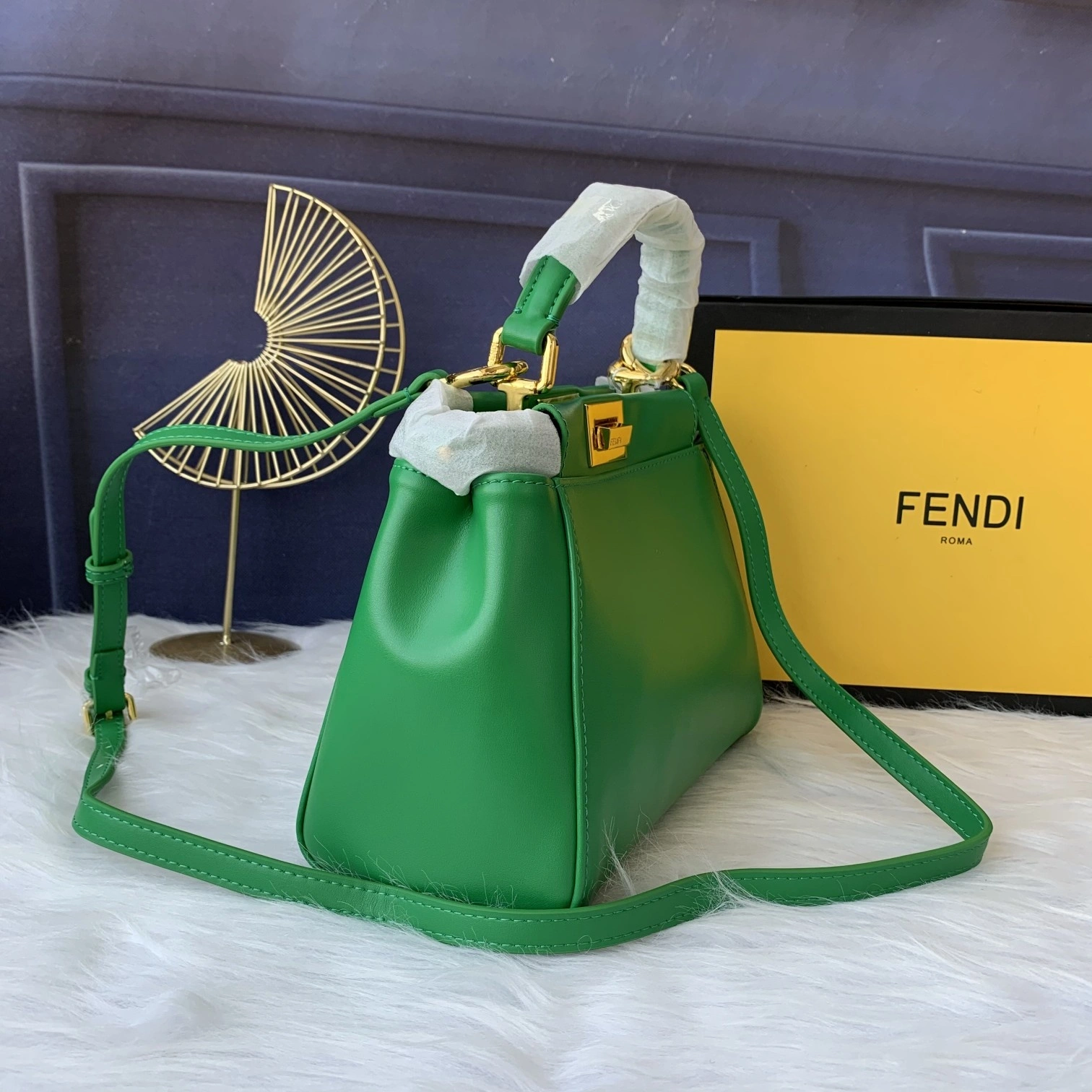 Efficient F*endi Top Bag 23*18*11cm 9355