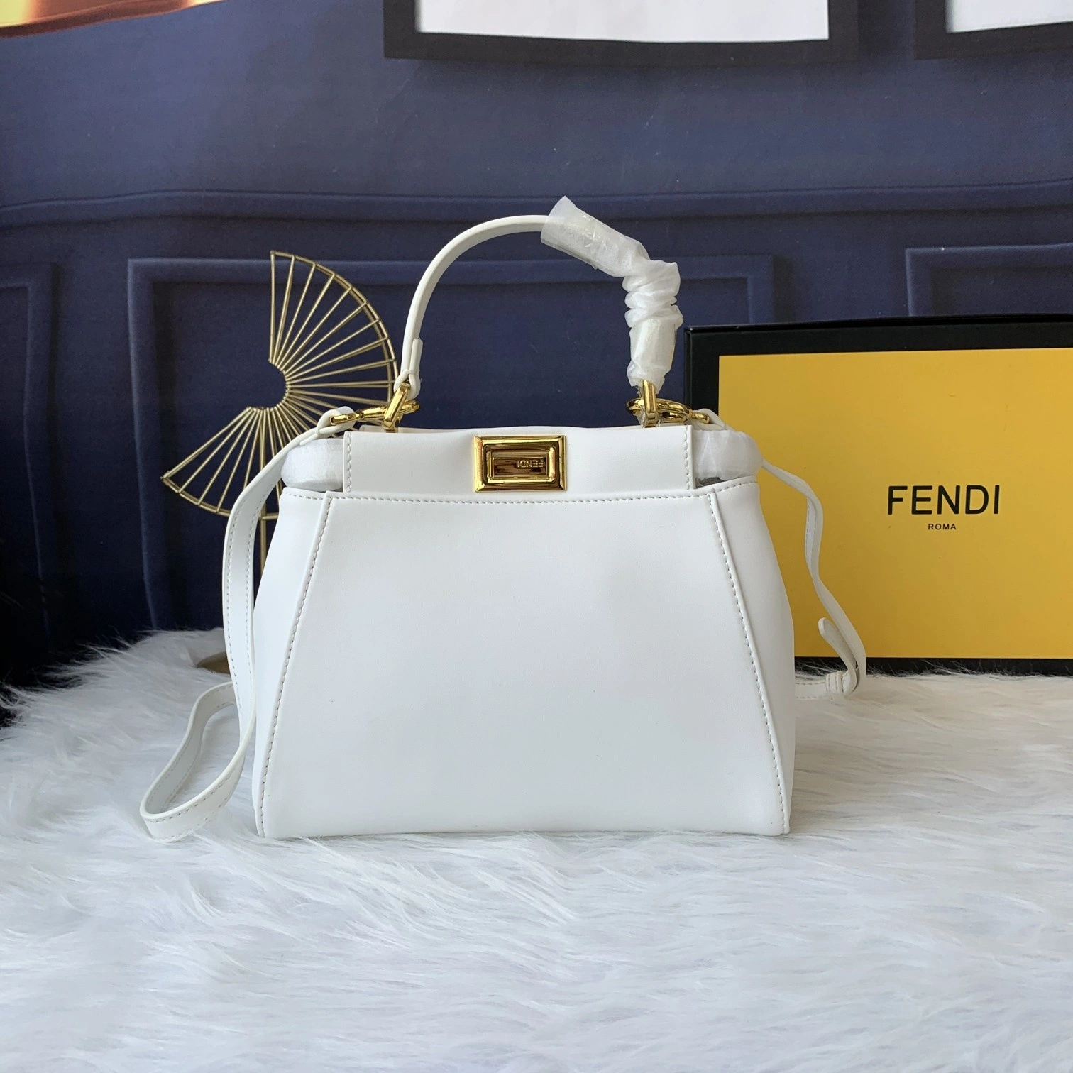 F*endi Top Bag 23*18*11cm Trendsetting 9356