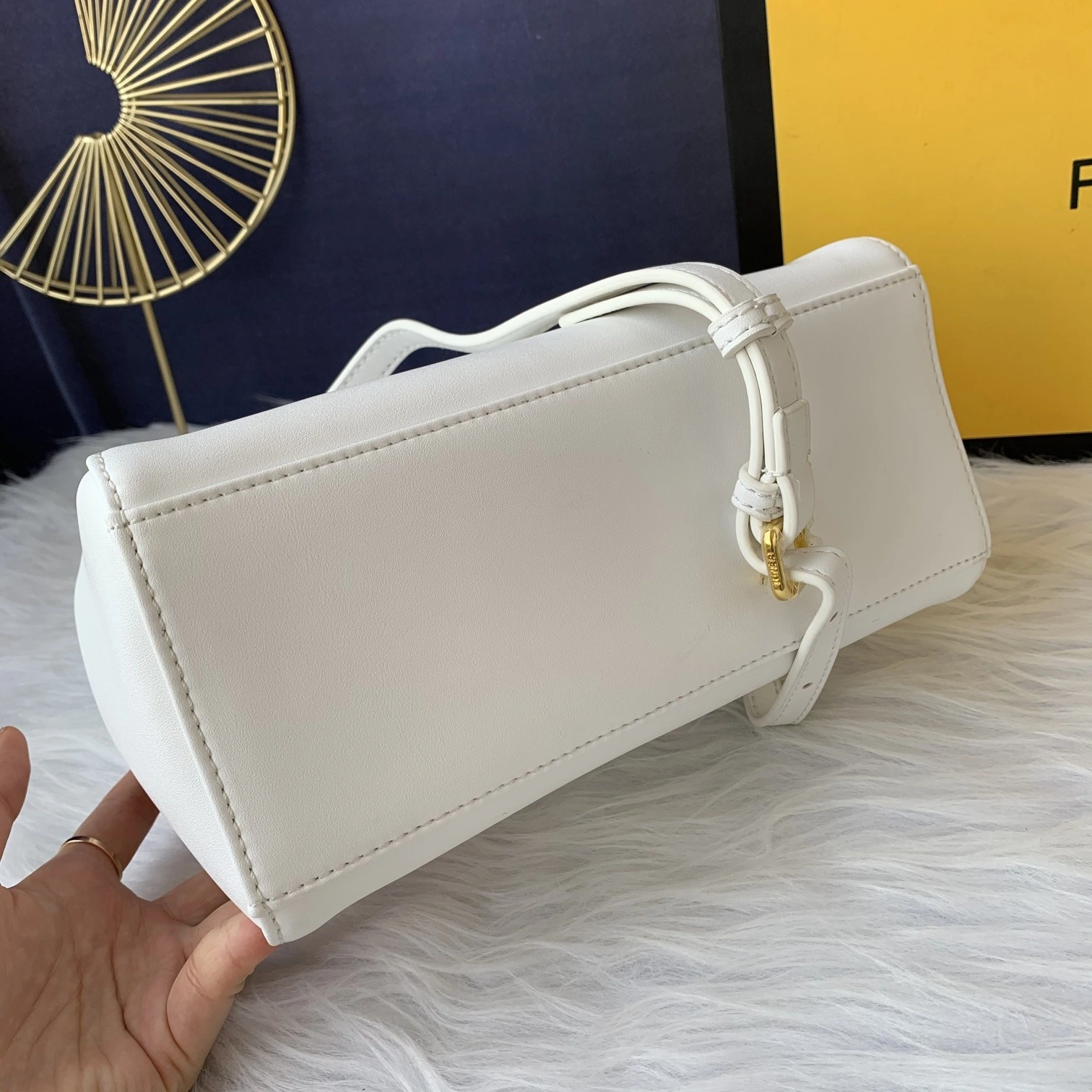 F*endi Top Bag 23*18*11cm Trendsetting 9356