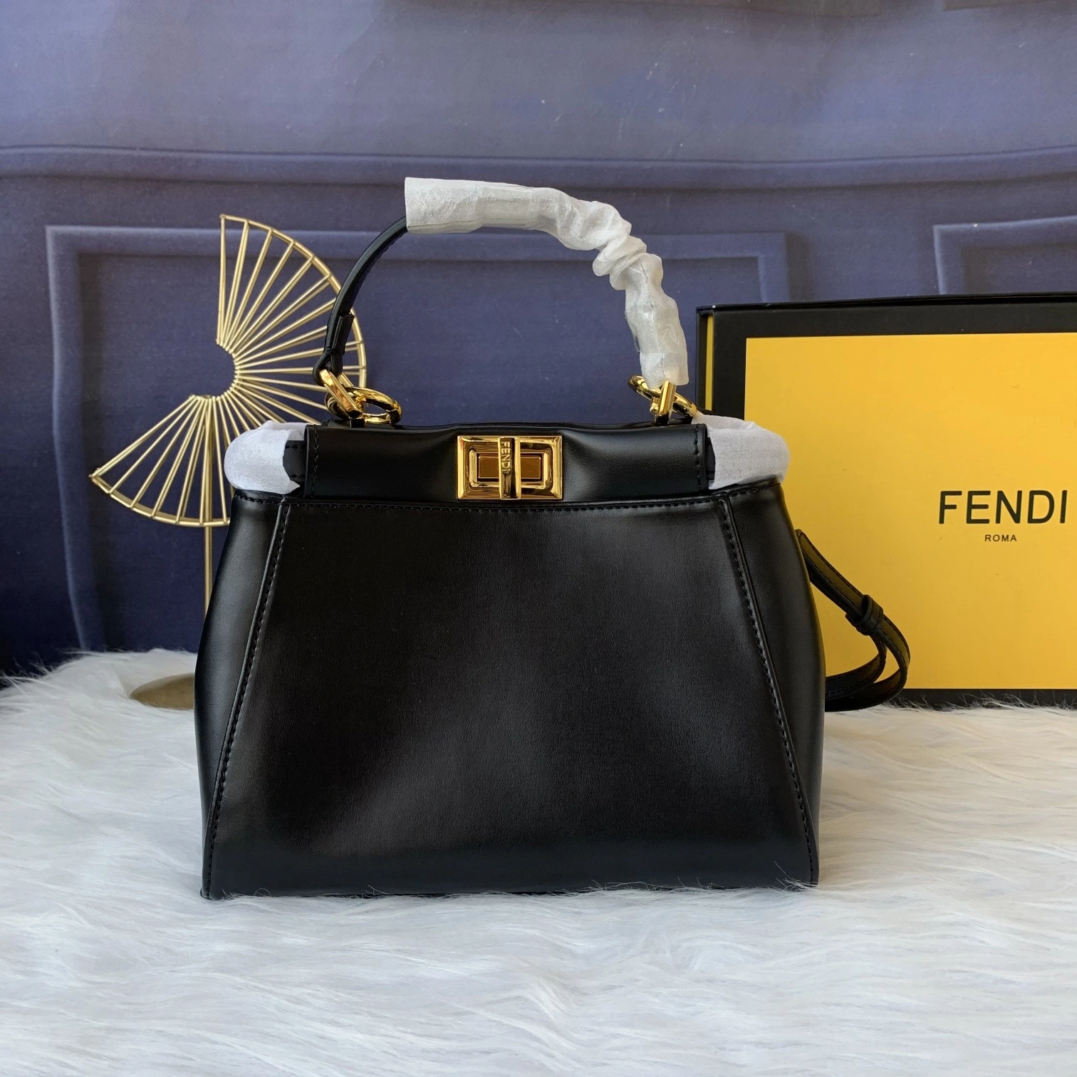 Sophisticated F*endi Top Bag 23*18*11cm 9357