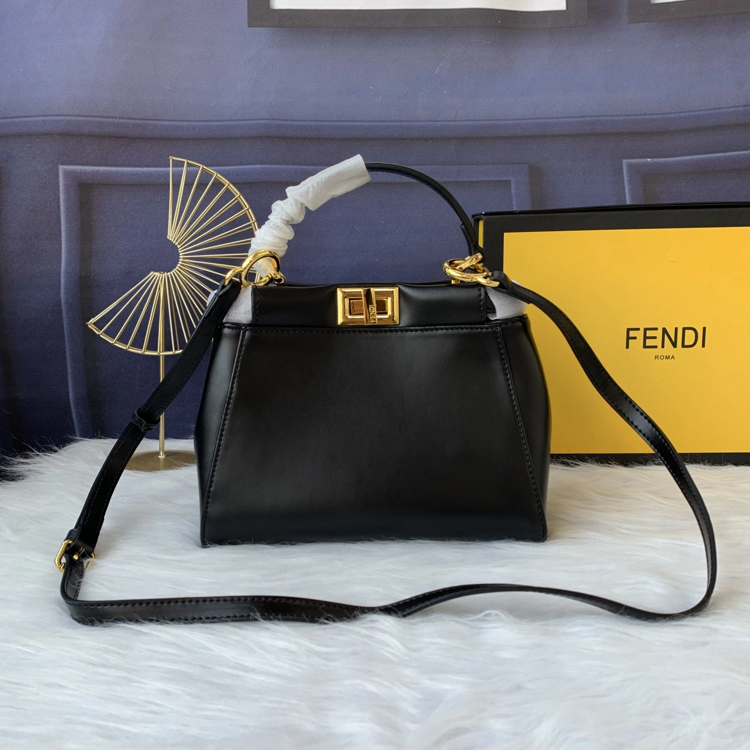 Sophisticated F*endi Top Bag 23*18*11cm 9357