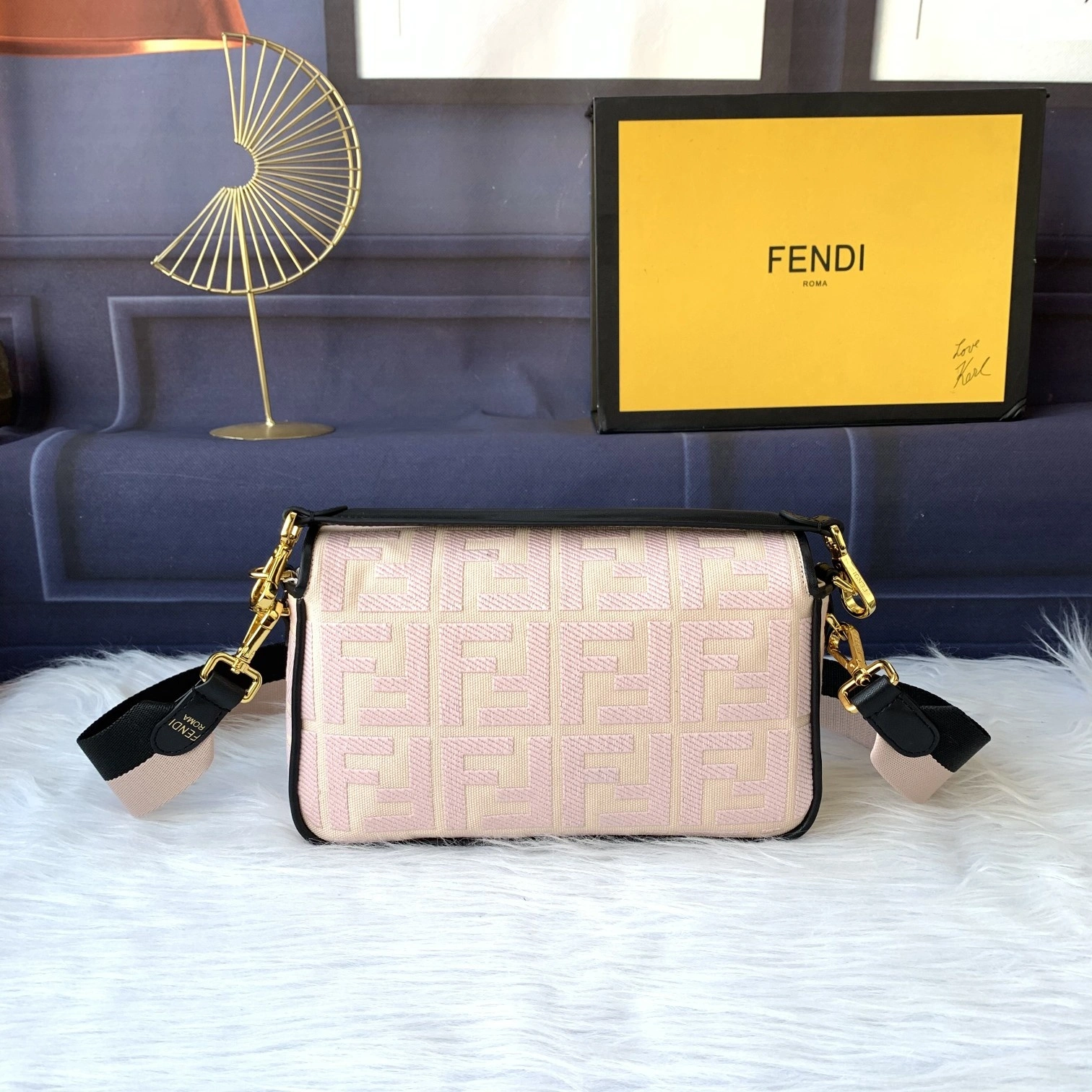 F*endi Top Bag 26*14*4cm Timeless 9342