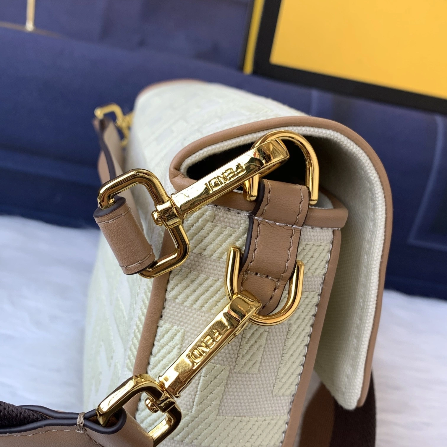 Classic F*endi Top Bag 26*14*4cm 9345