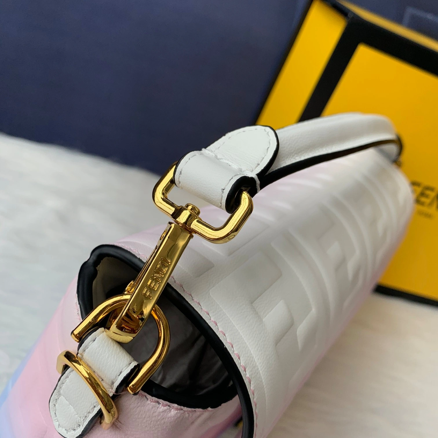 Stretchable F*endi Top Bag 26*14*4cm 9353