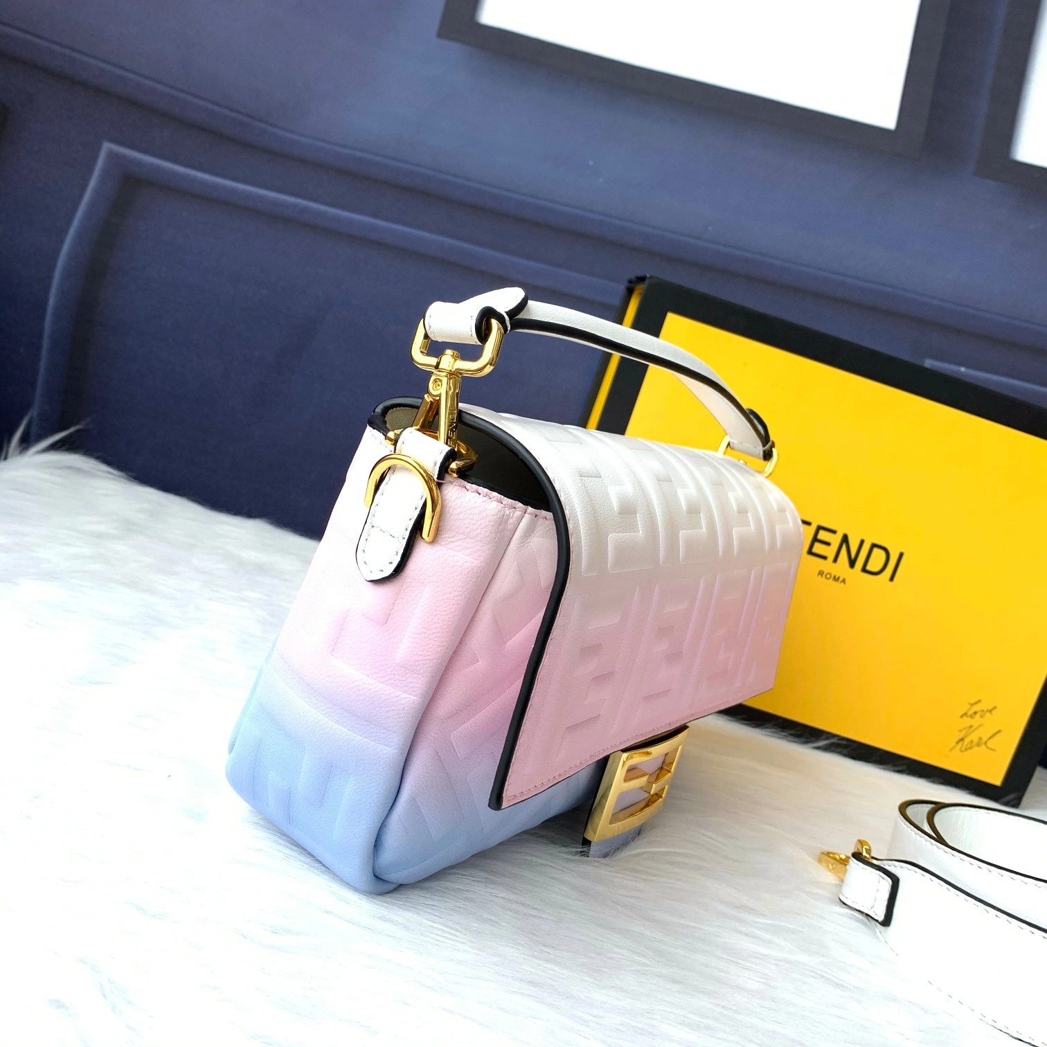 Stretchable F*endi Top Bag 26*14*4cm 9353