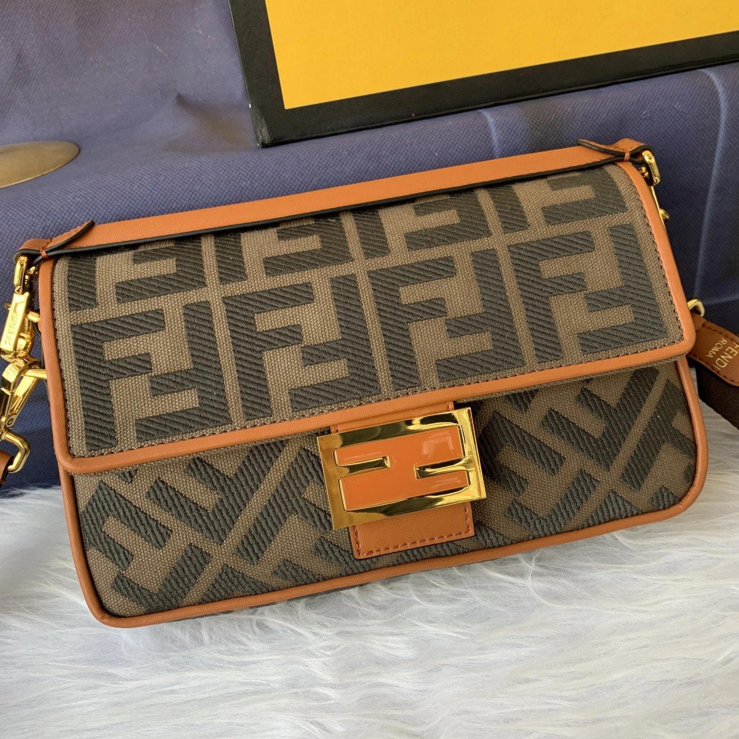 Modern F*endi Top Bag 26*14*4cm 9344