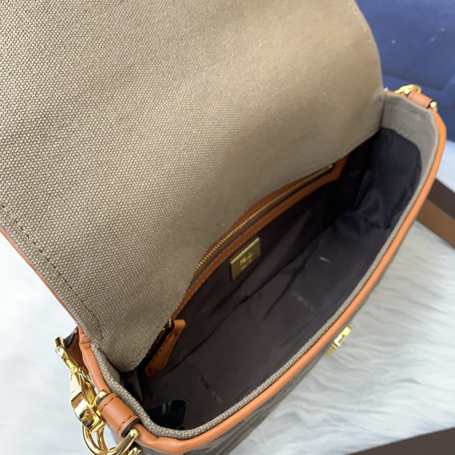 Modern F*endi Top Bag 26*14*4cm 9344