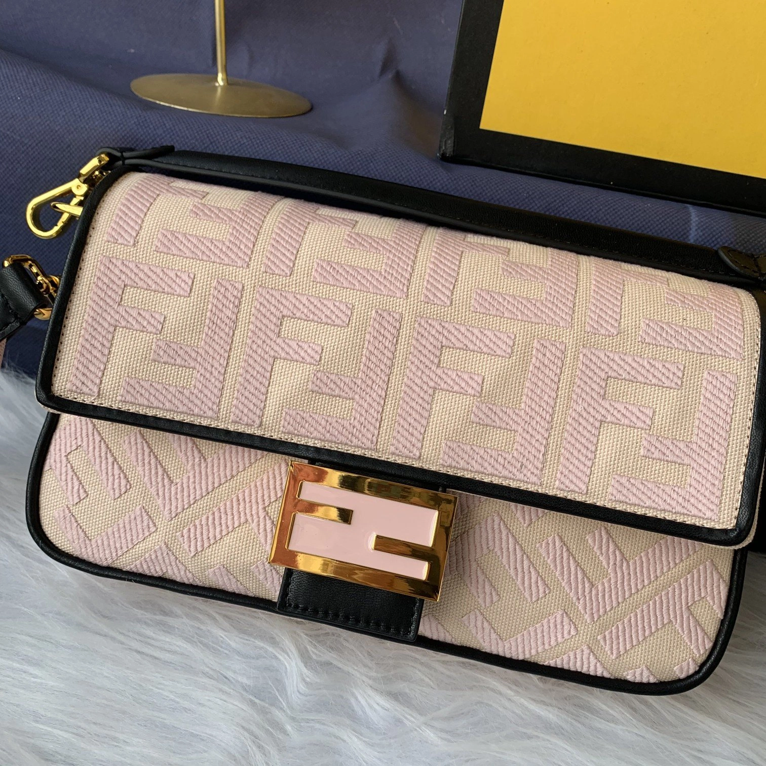 F*endi Top Bag 26*14*4cm Timeless 9342