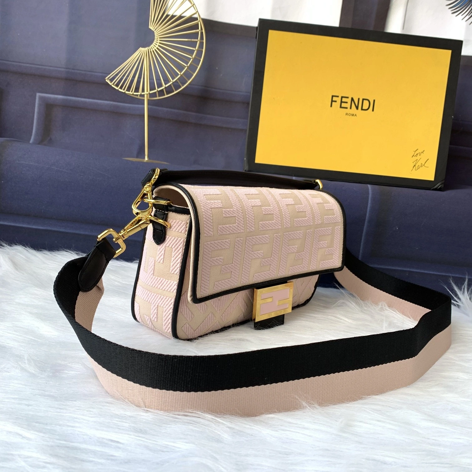 F*endi Top Bag 26*14*4cm Timeless 9342