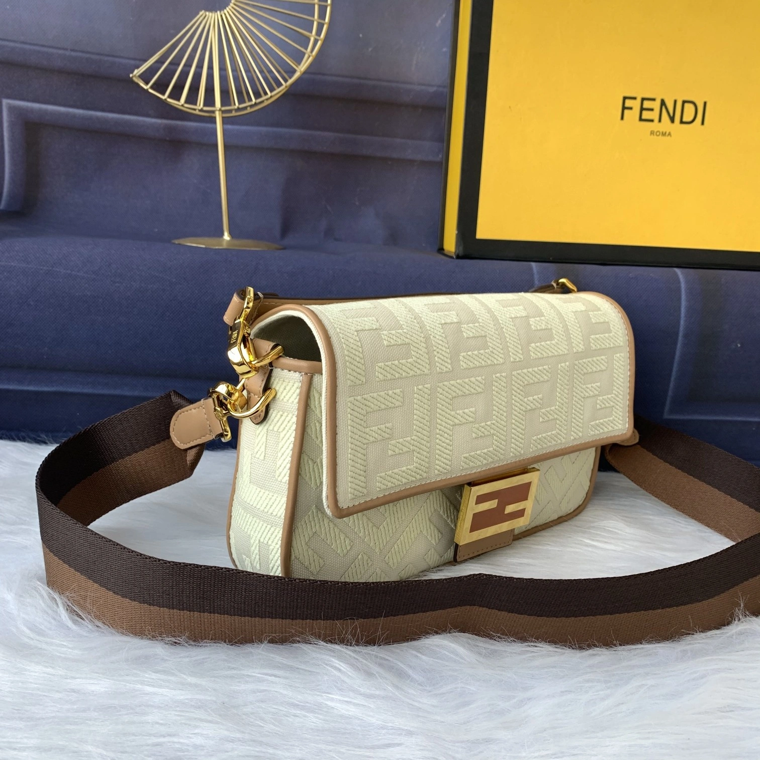 Classic F*endi Top Bag 26*14*4cm 9345