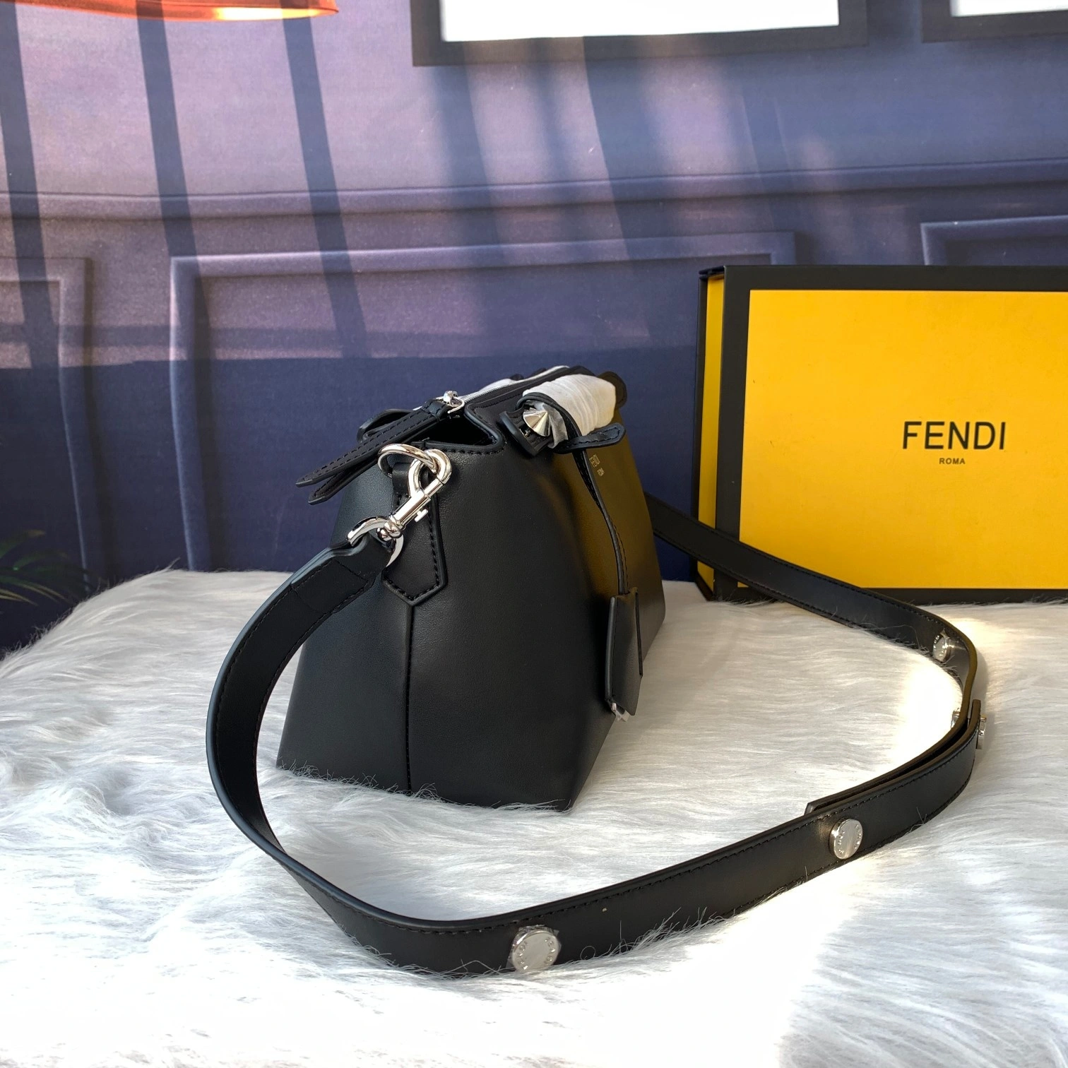 TechFriendly F*endi Top Bag 27*15*13cm 9348
