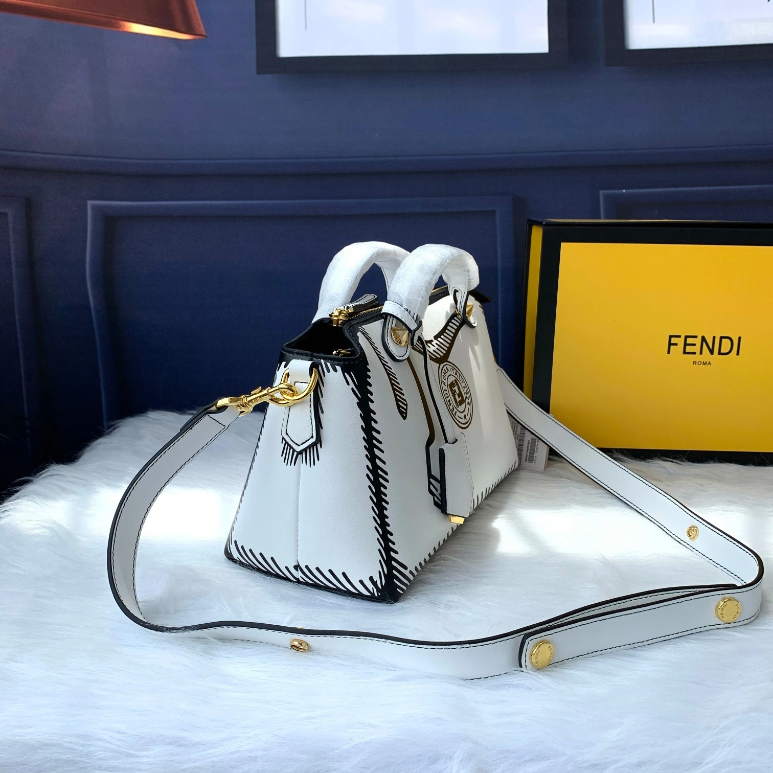 F*endi Top Bag 27*15*13cm FlexibleFit 9347