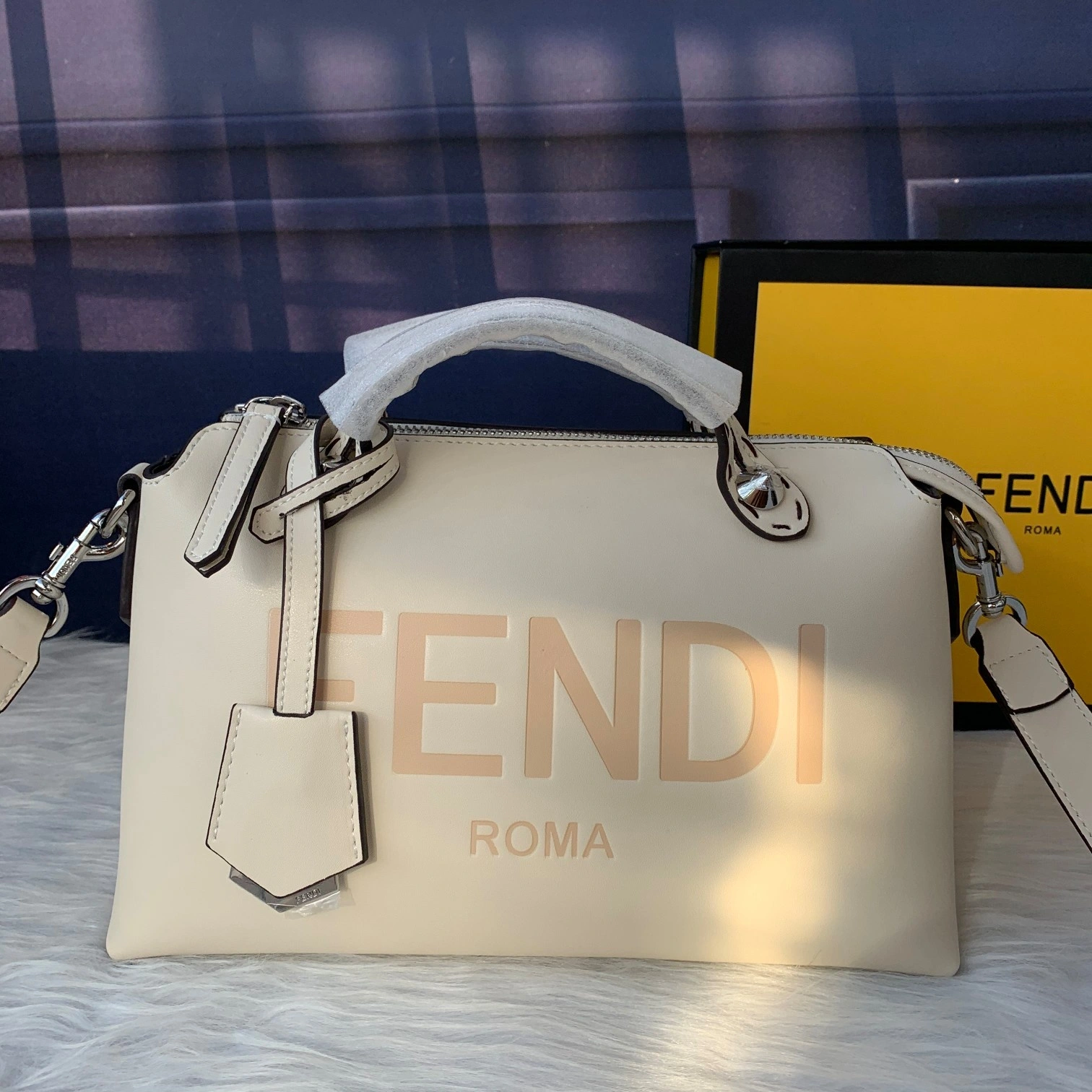 F*endi Top Bag 27*15*13cm Efficient 9351