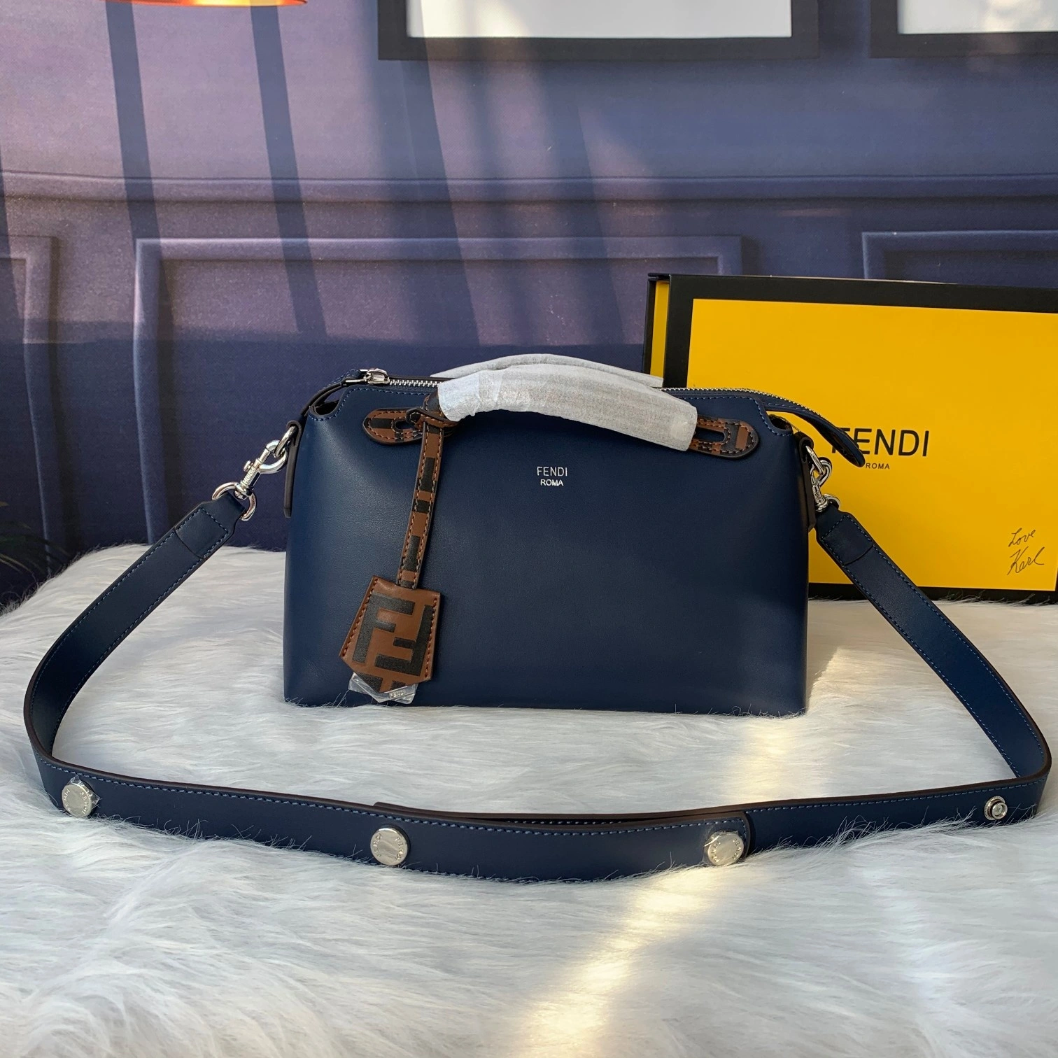 TechFriendly F*endi Top Bag 27*15*13cm 9348