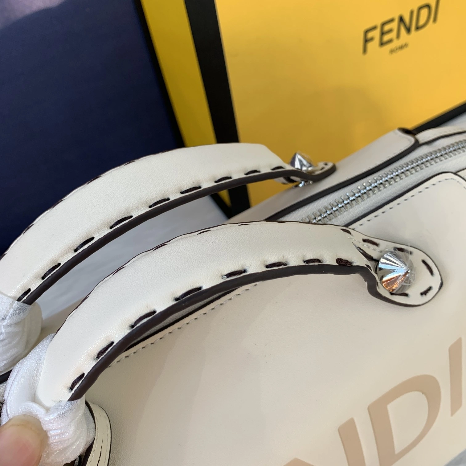 F*endi Top Bag 27*15*13cm Efficient 9351