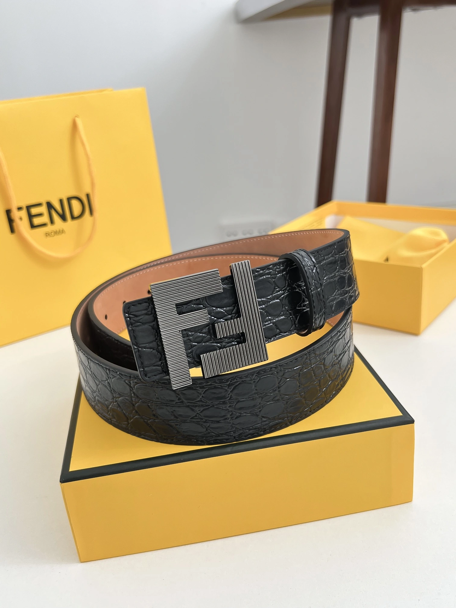 Lightweight F*endi Top Belts AT 20230908- 16510