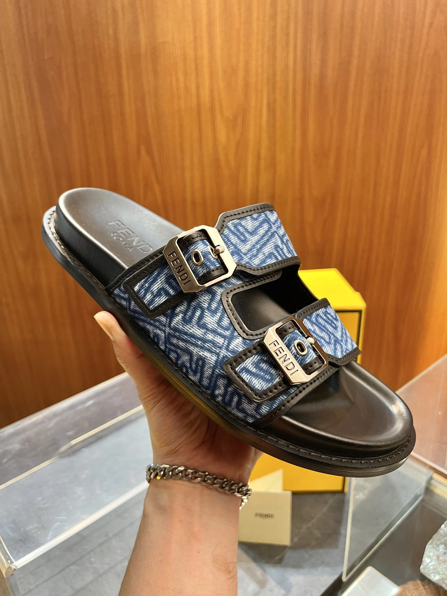 Sleek F*endi Top Sandals&Slippers RR 20240813- 6921