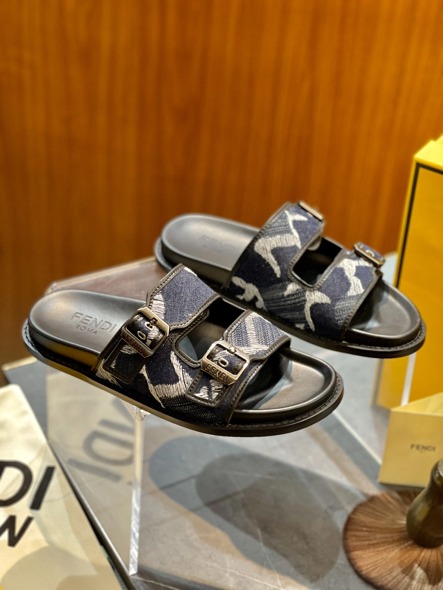 Sleek F*endi Top Sandals&Slippers RR 20240813- 6921