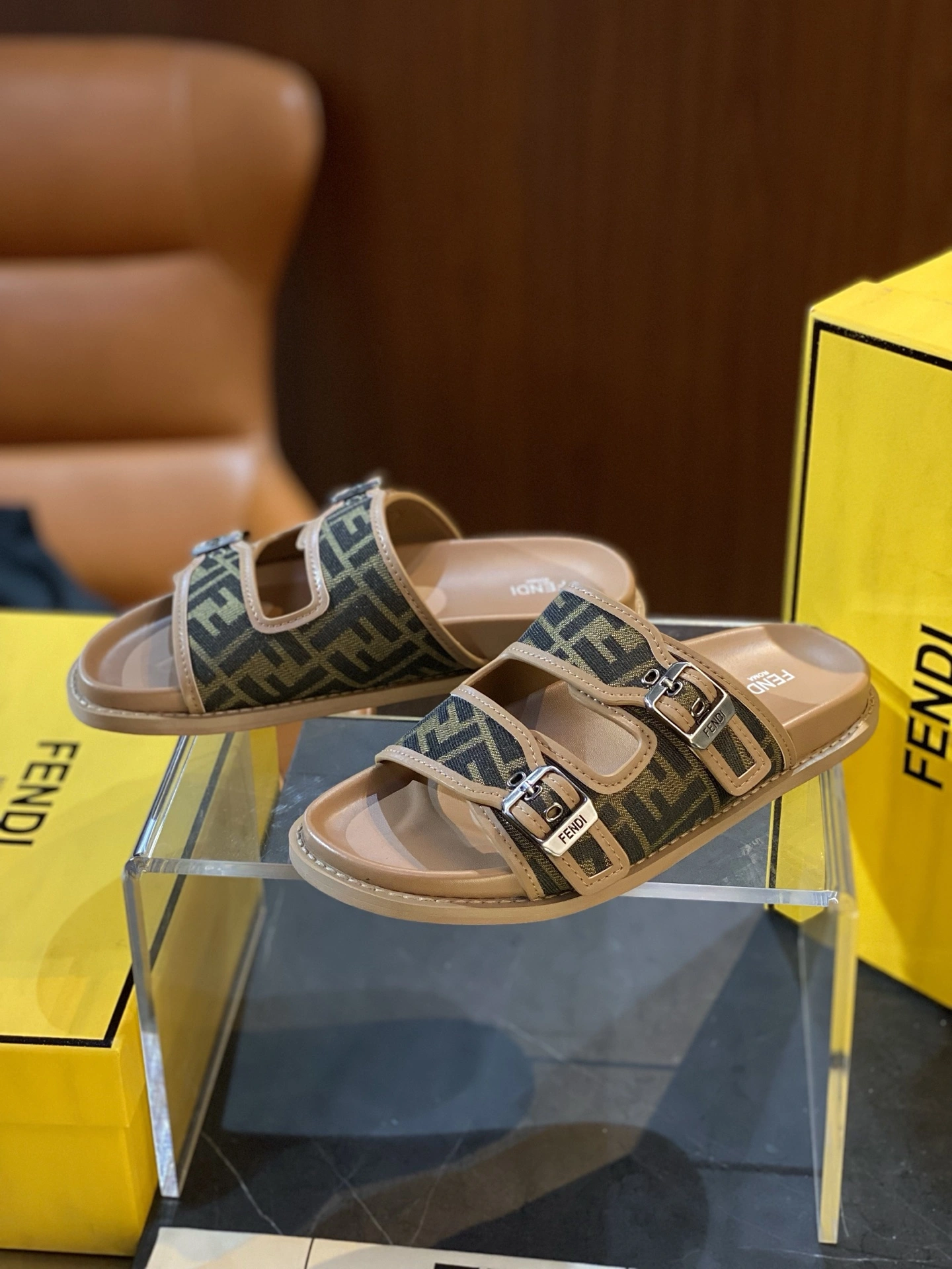 Soft F*endi Top Sandals&Slippers RR 20250417- 6887
