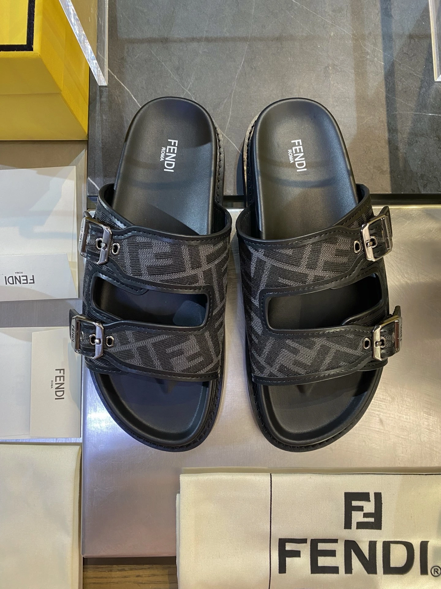 Compact F*endi Top Sandals&Slippers RR 20250417- 6886