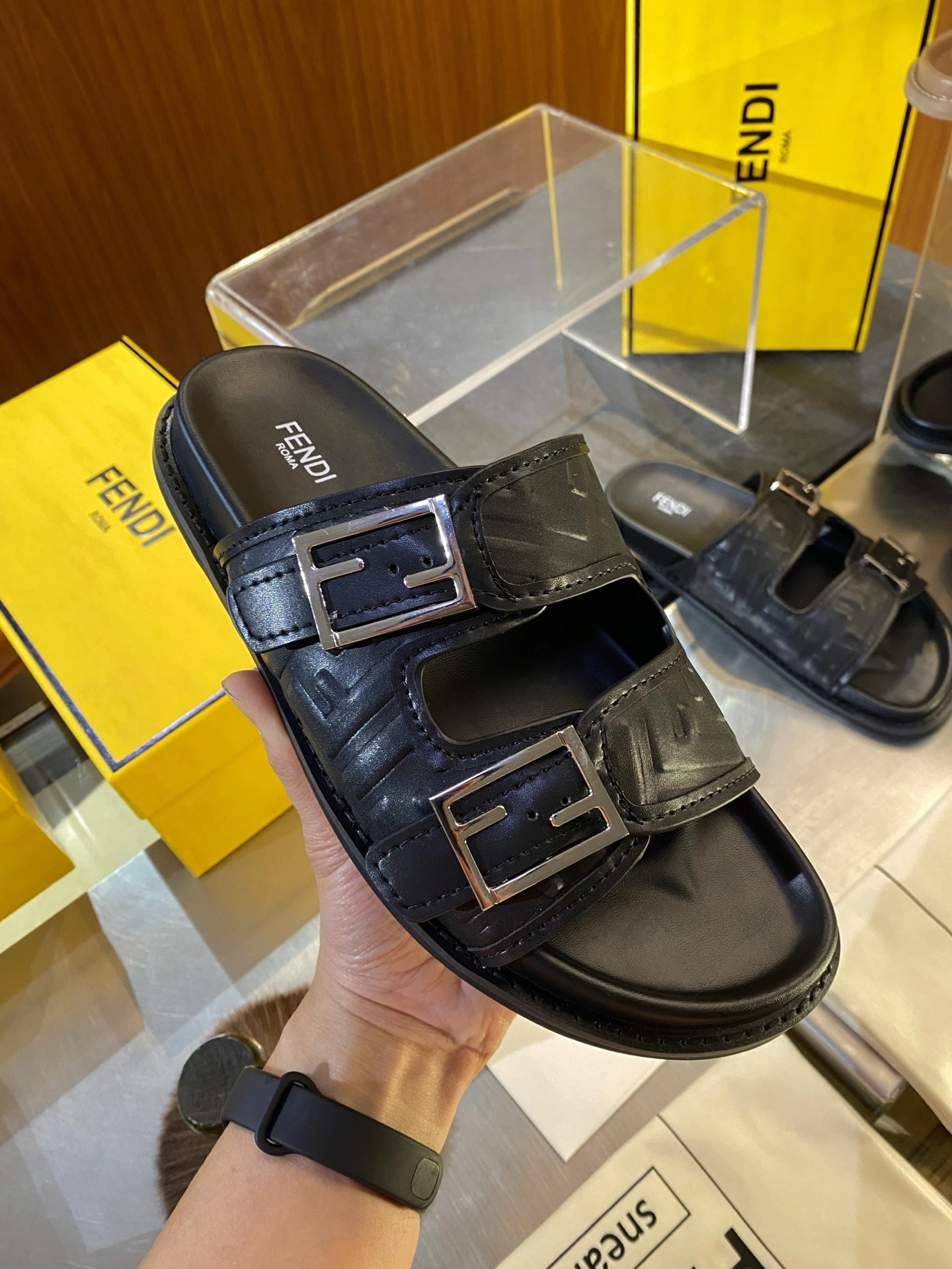 Compact F*endi Top Sandals&Slippers RR 20250417- 6886