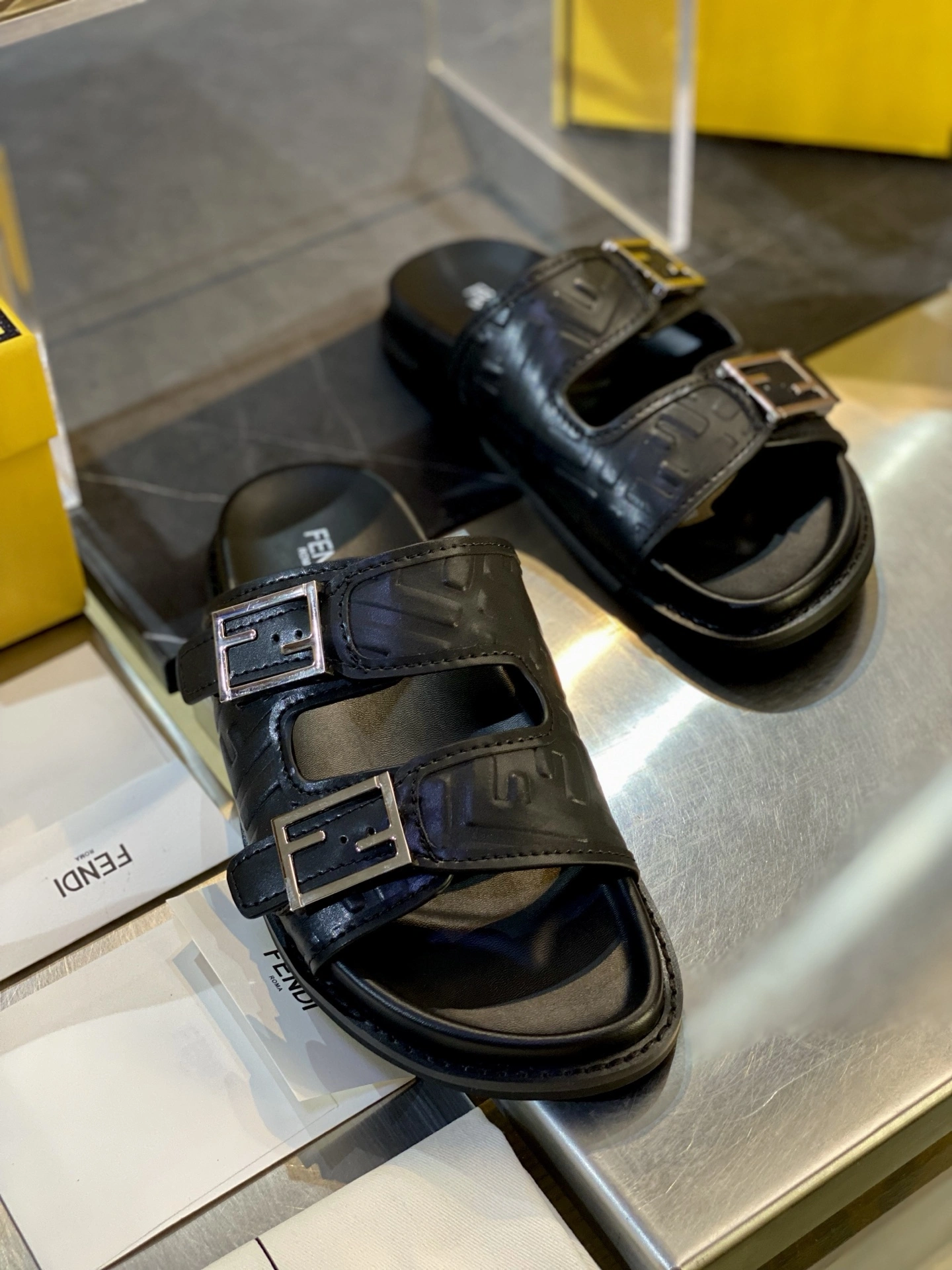 Compact F*endi Top Sandals&Slippers RR 20250417- 6886