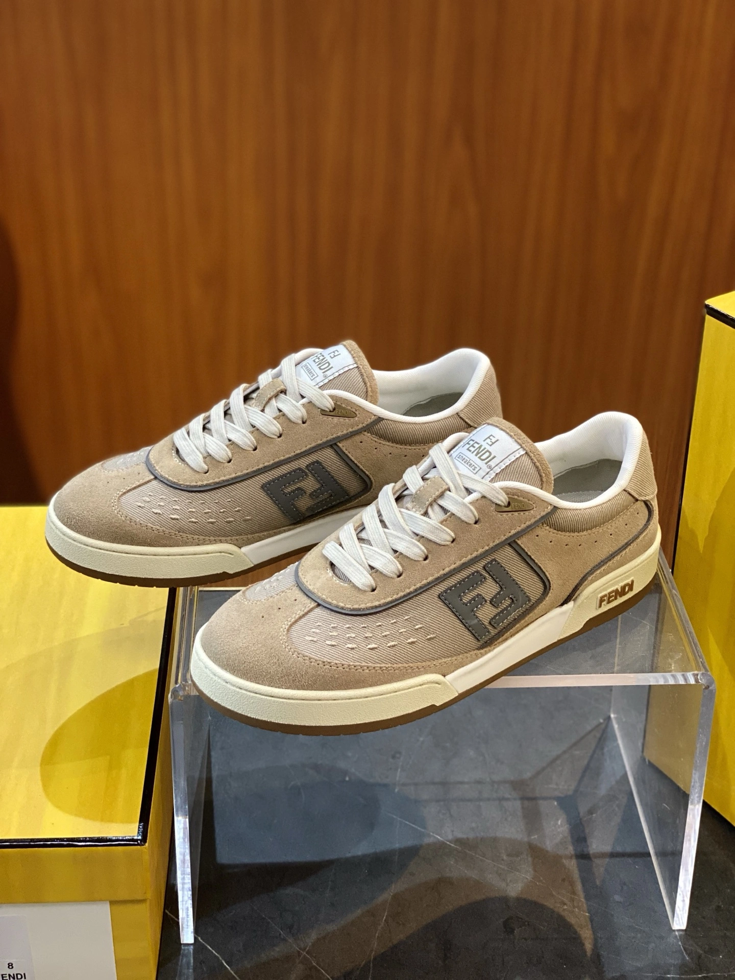 Durable F*endi Top Sneaker Low RR 20250416- 6904