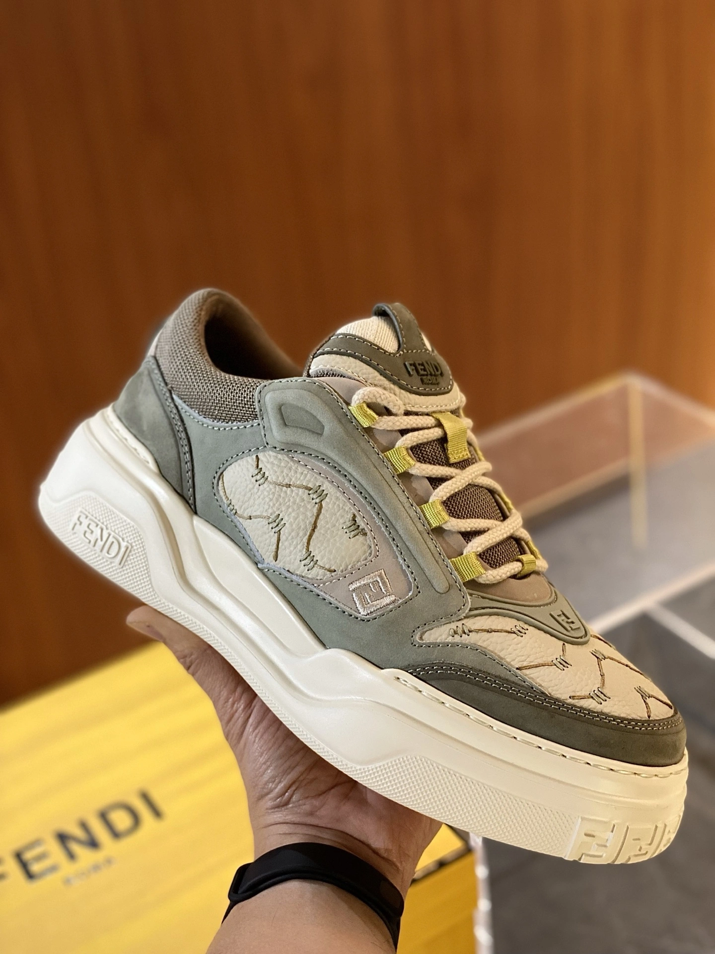 Fashionable F*endi Top Sneaker Low RR 20250417- 6898
