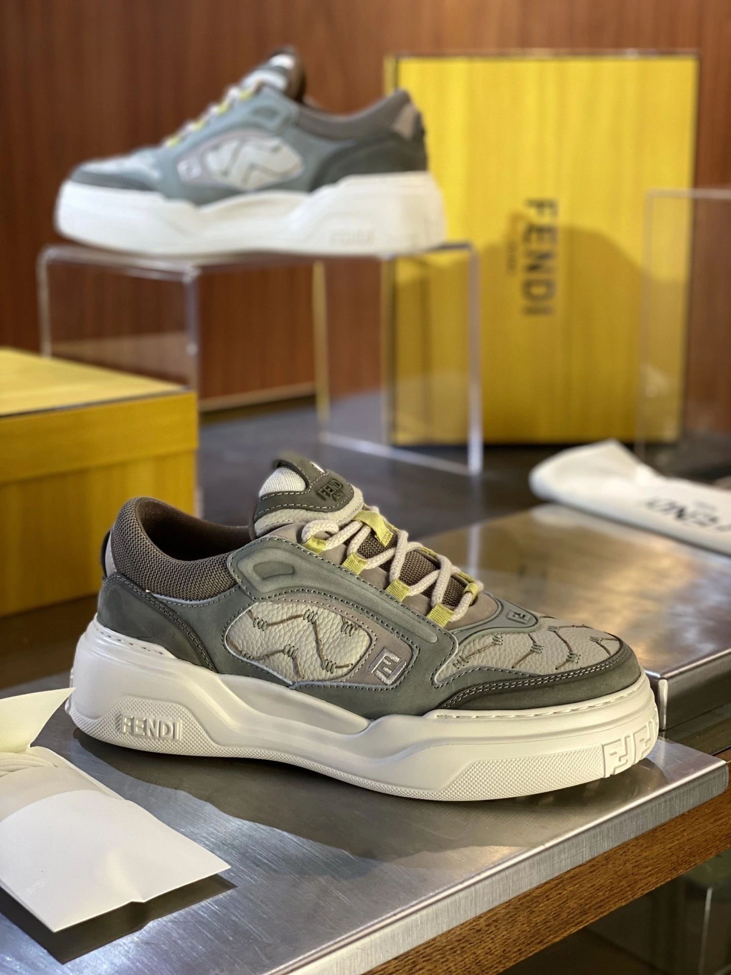 Fashionable F*endi Top Sneaker Low RR 20250417- 6898