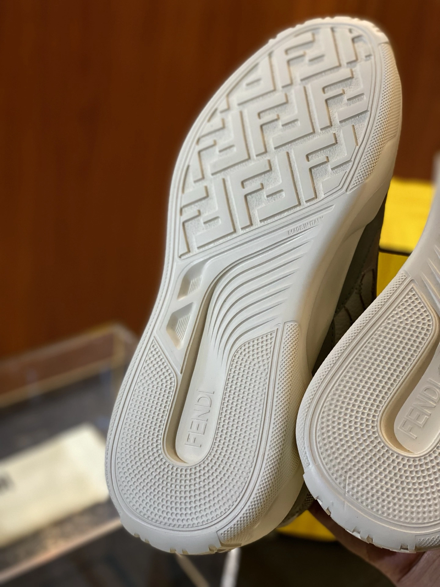 Fashionable F*endi Top Sneaker Low RR 20250417- 6898
