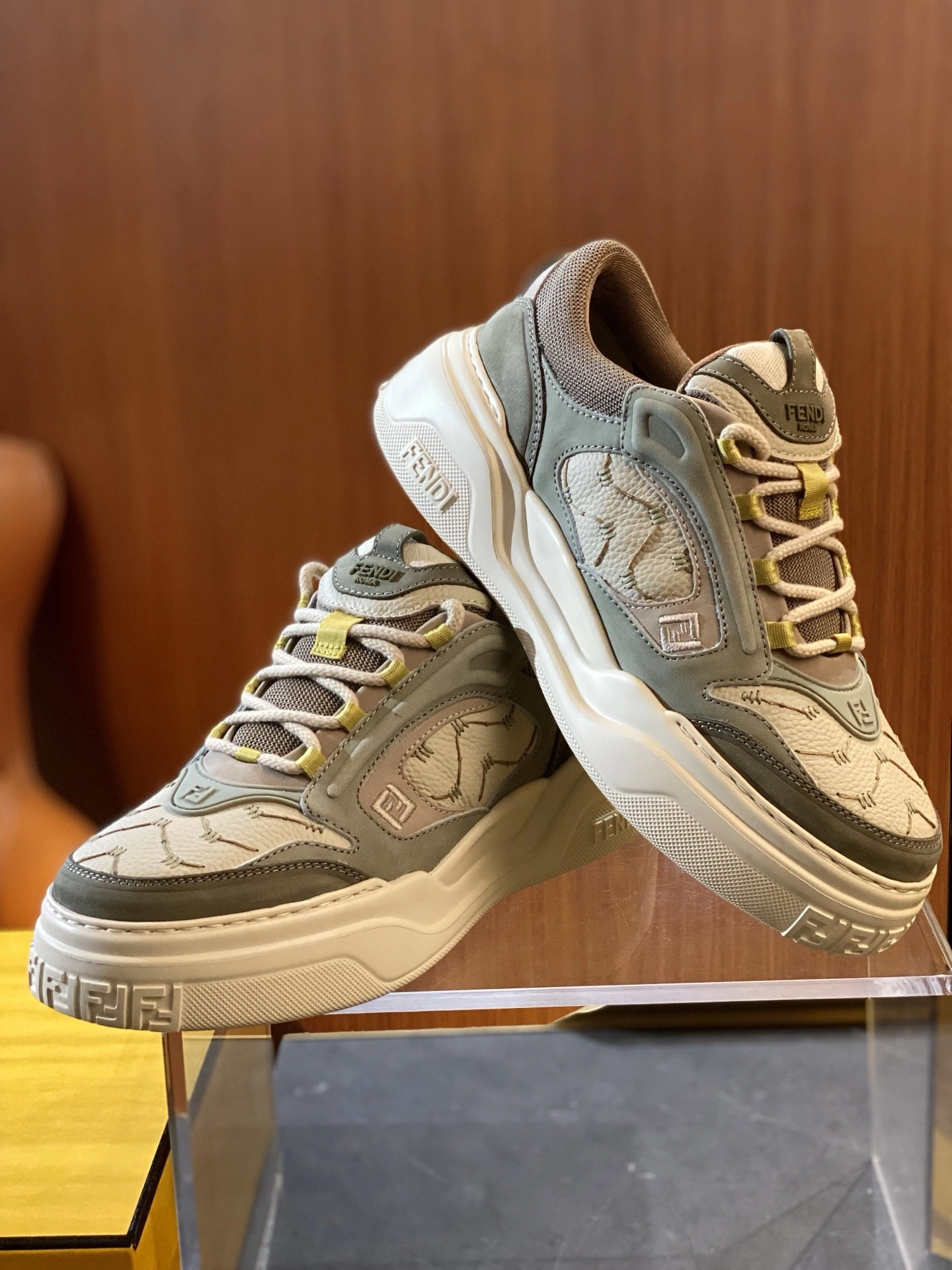 Fashionable F*endi Top Sneaker Low RR 20250417- 6898