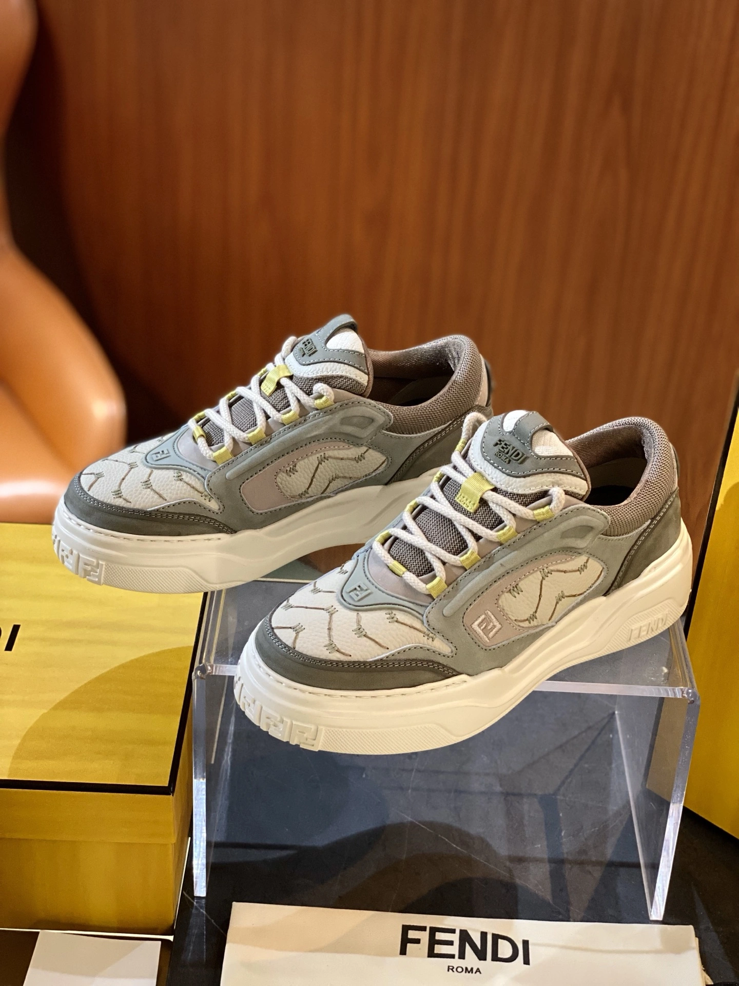 Fashionable F*endi Top Sneaker Low RR 20250417- 6898
