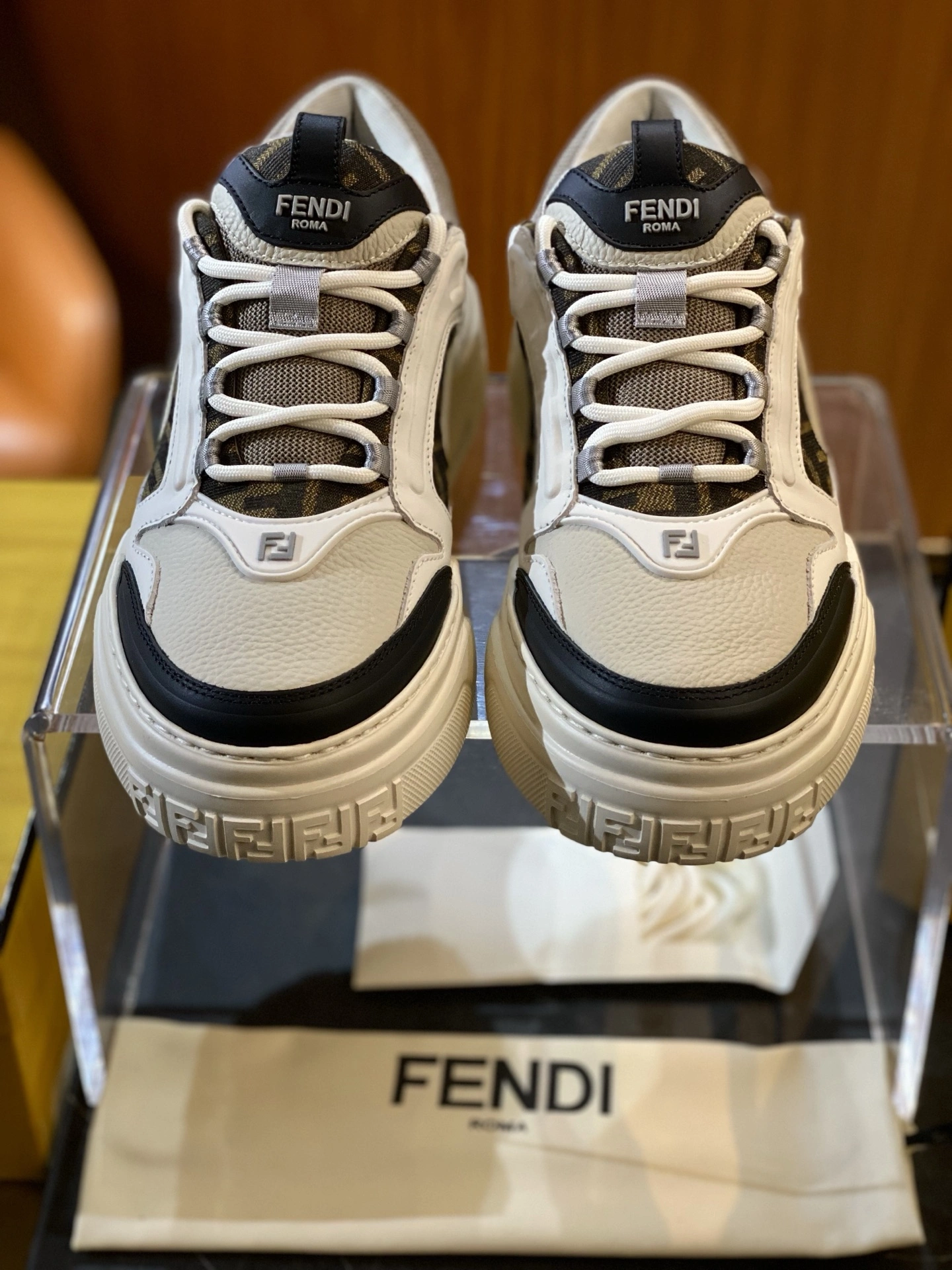 Effortless F*endi Top Sneaker Low RR 20250417- 6896