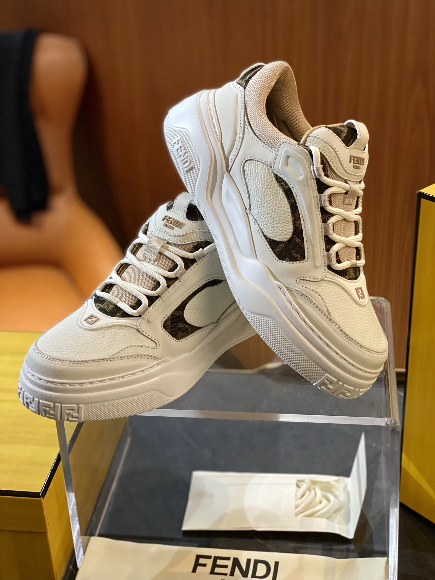 Cozy F*endi Top Sneaker Low RR 20250417- 6893