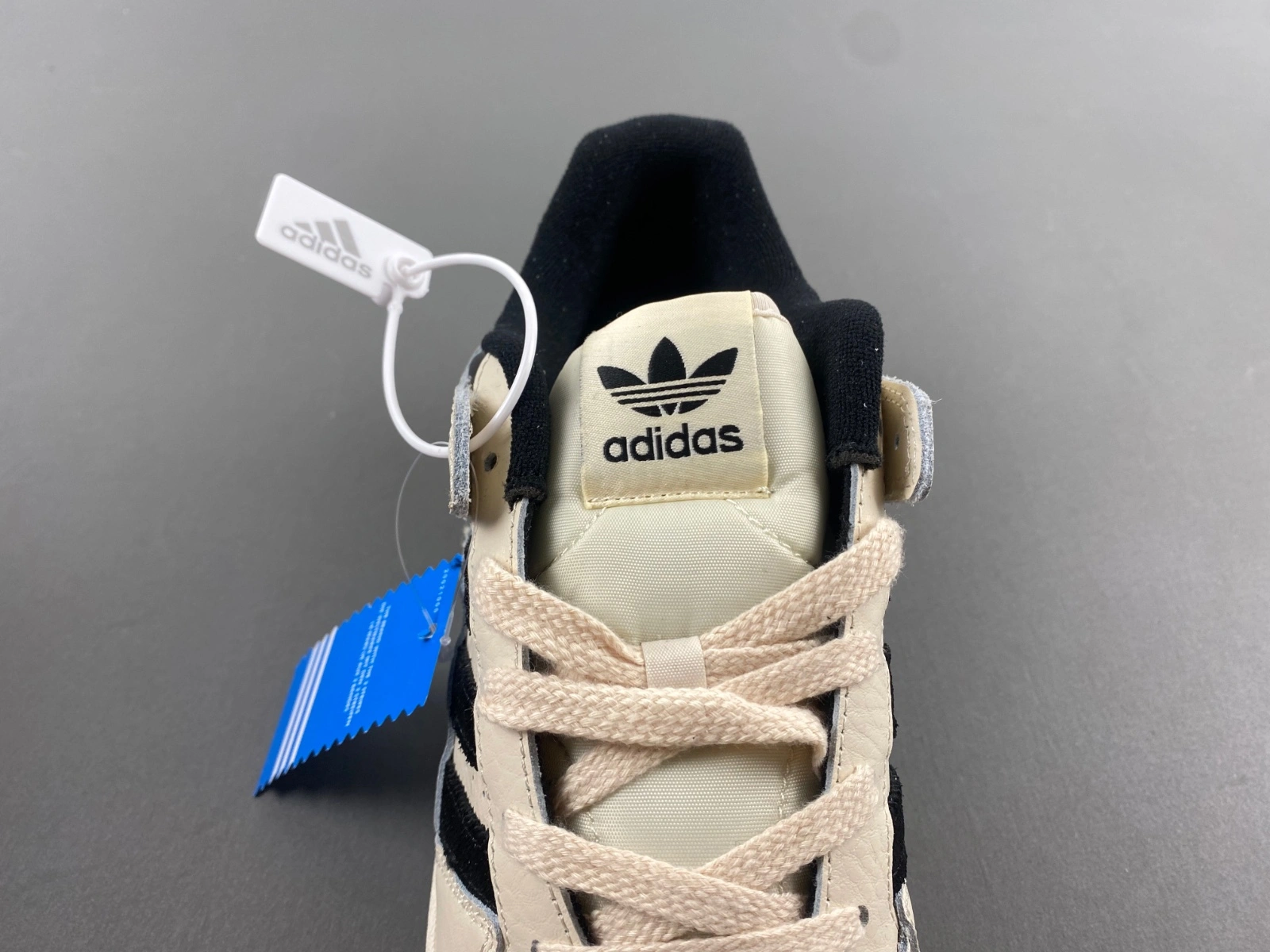 TopPick Forum Low CL Wonder White Core Black Wonder Beige IG 2756
