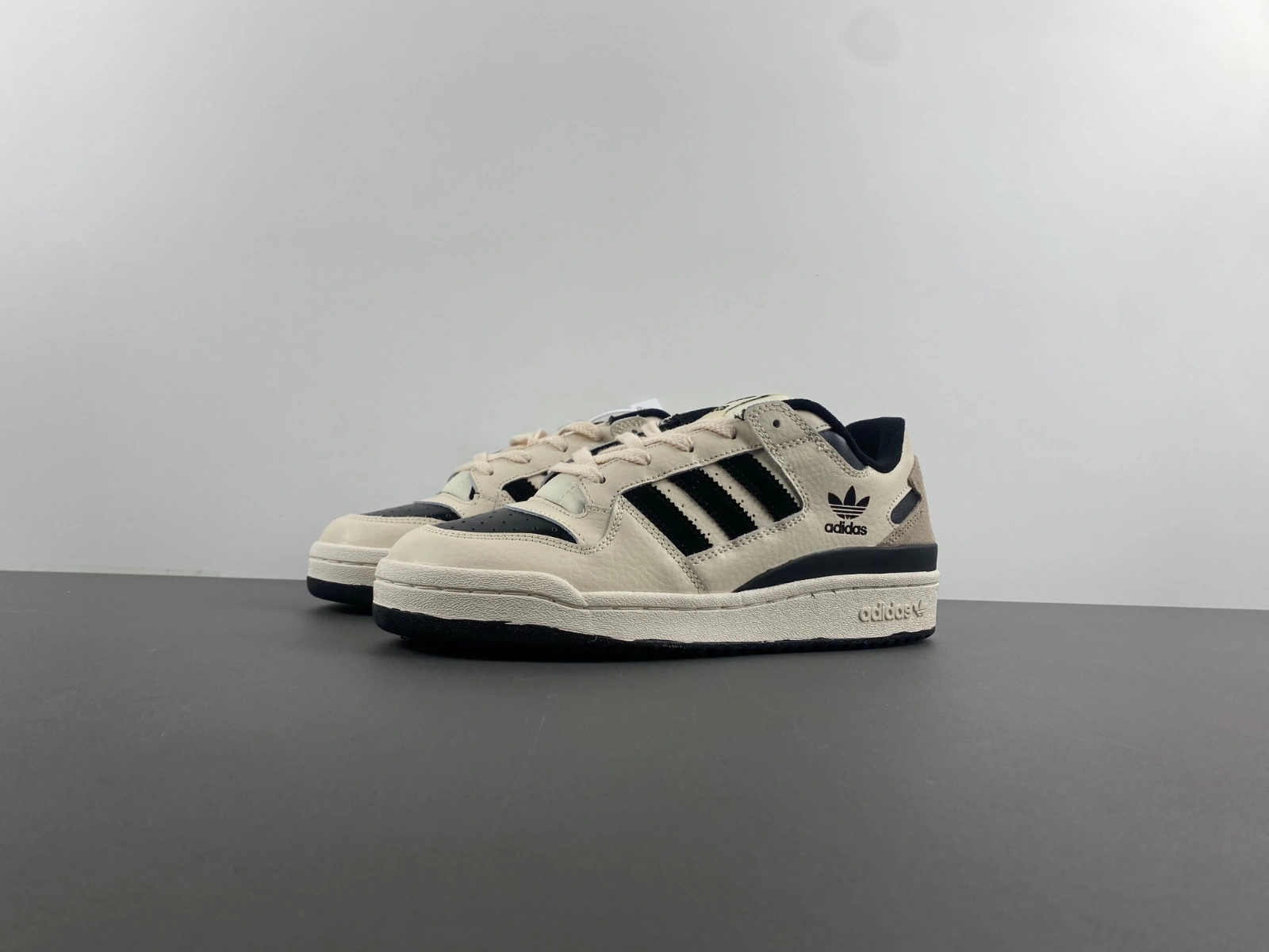 TopPick Forum Low CL Wonder White Core Black Wonder Beige IG 2756